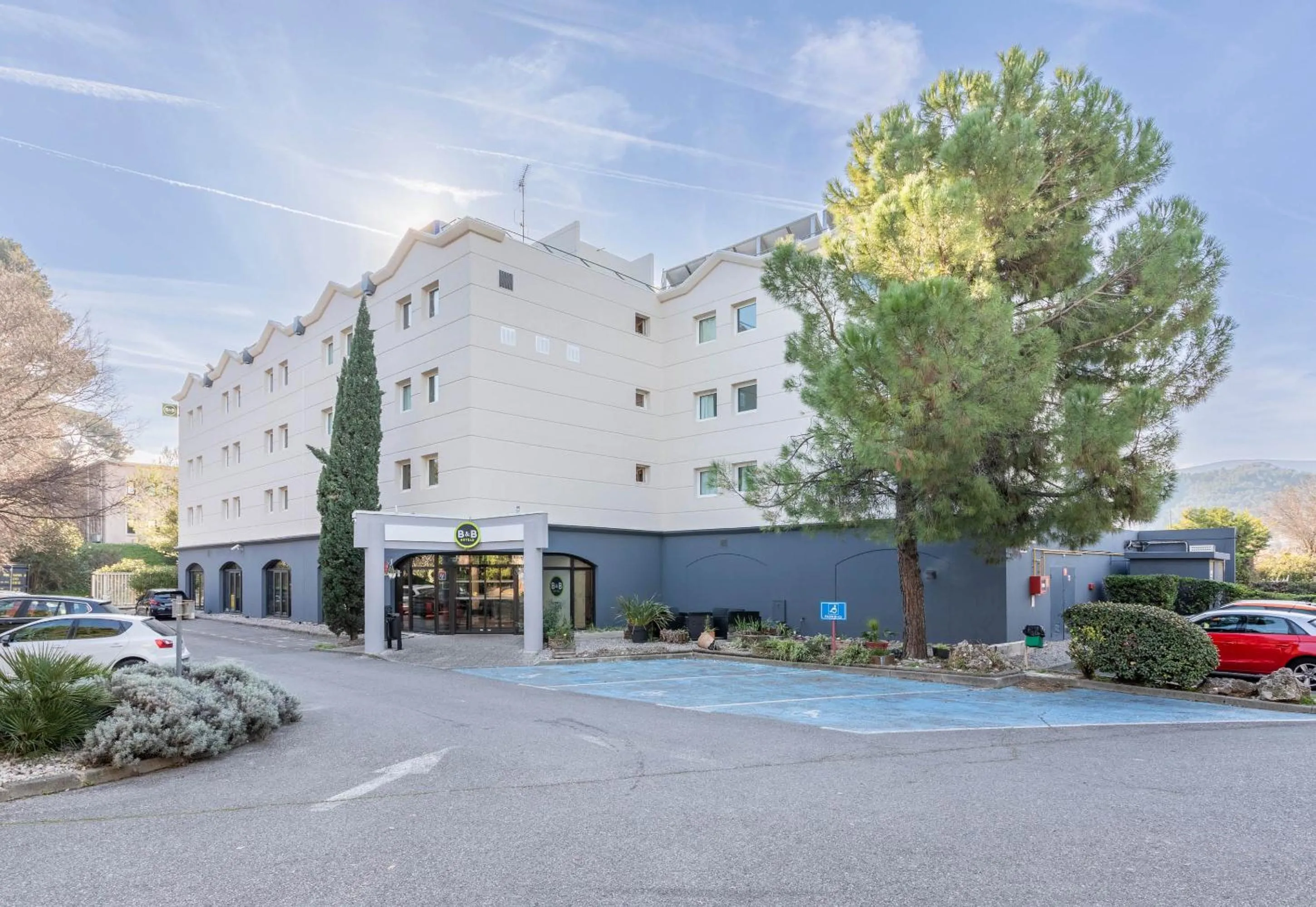 Property building in B&B HOTEL Marseille La Valentine Porte d'Aubagne