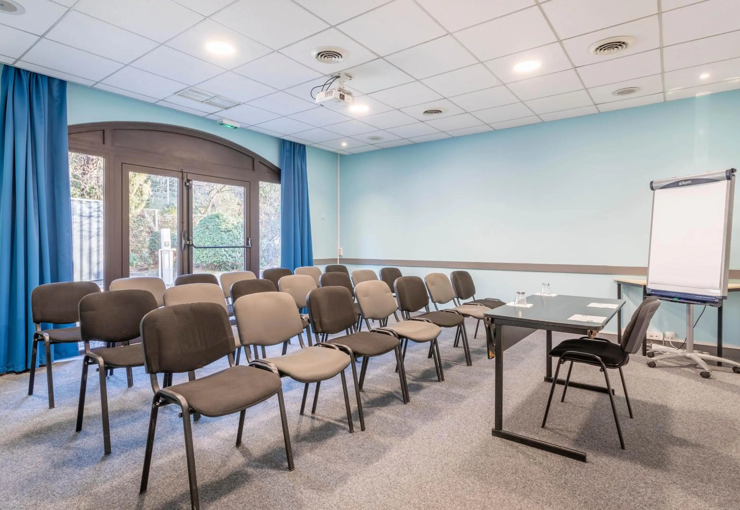 Meeting/conference room in B&B HOTEL Marseille La Valentine Porte d'Aubagne