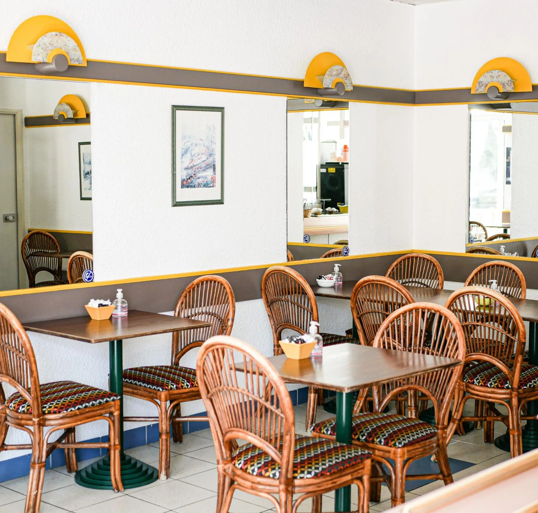 Breakfast in EGG HOTEL - HOTEL LES GENS DE MER Dieppe