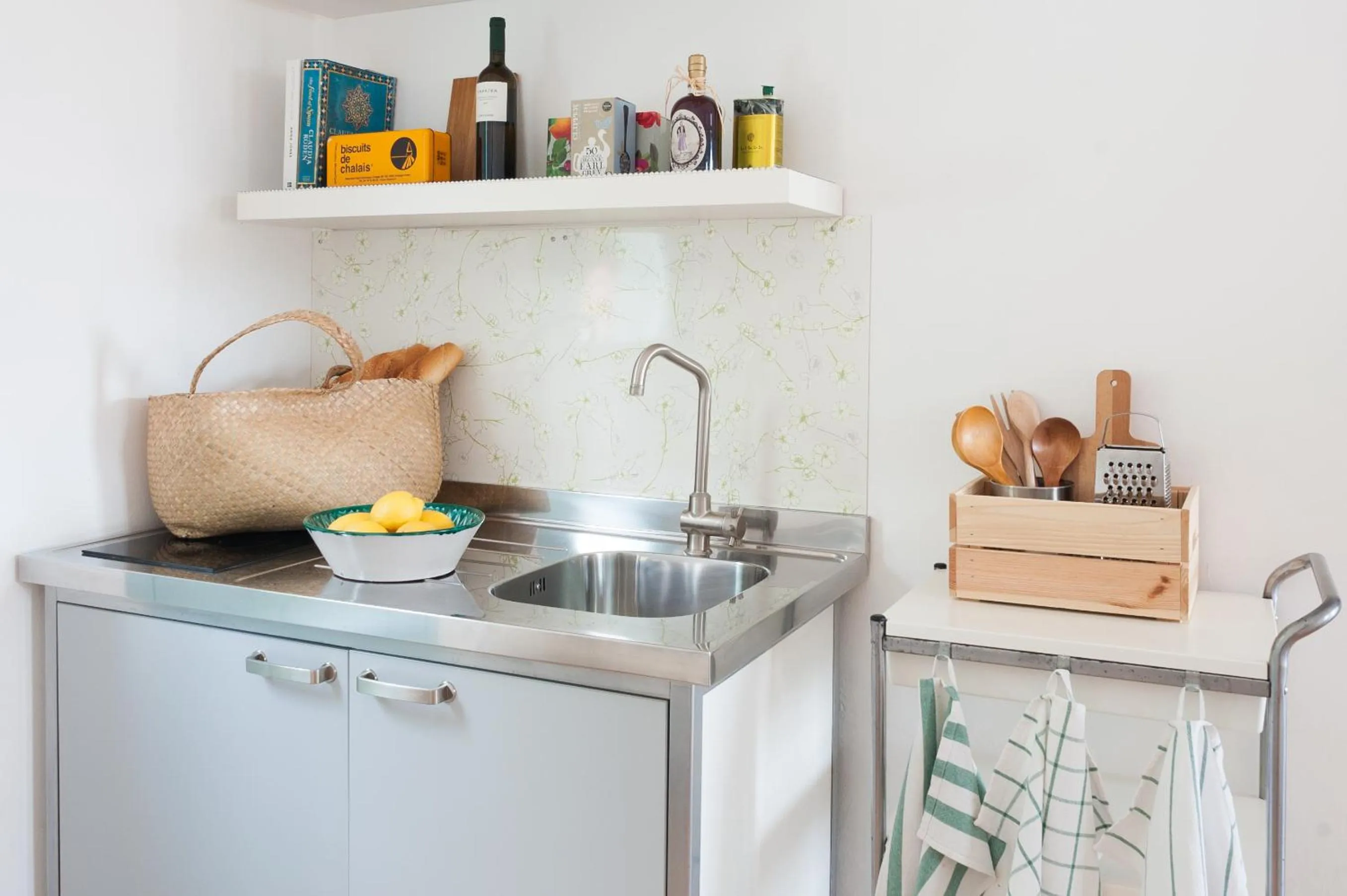 Coffee/tea facilities in Asterias