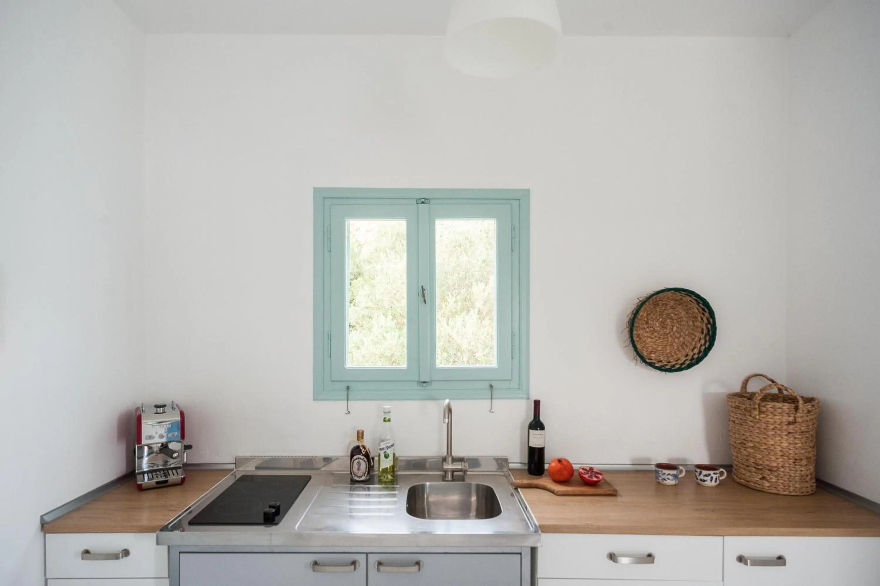 Coffee/tea facilities in Asterias