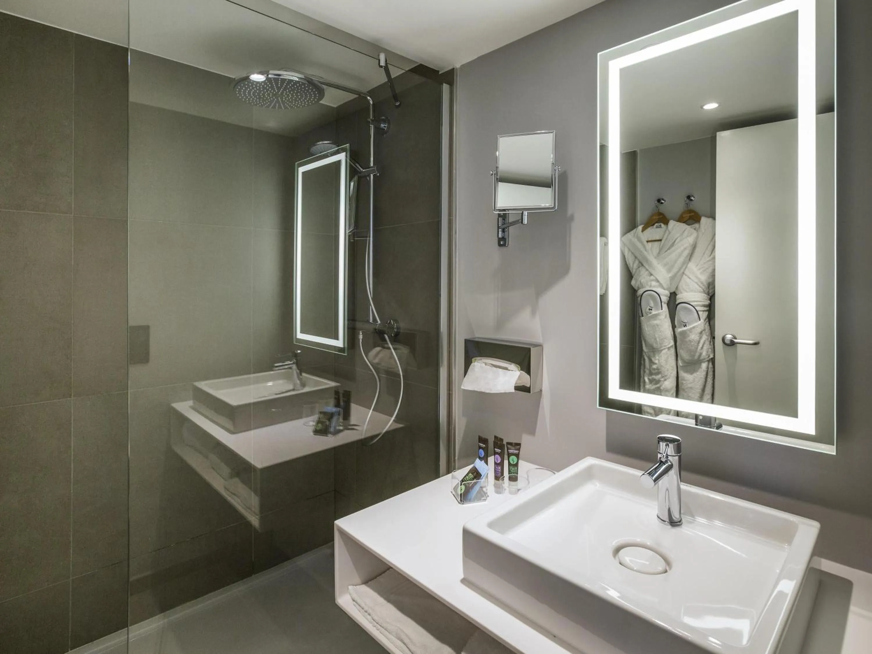 Bedroom in Novotel Strasbourg Centre Halles