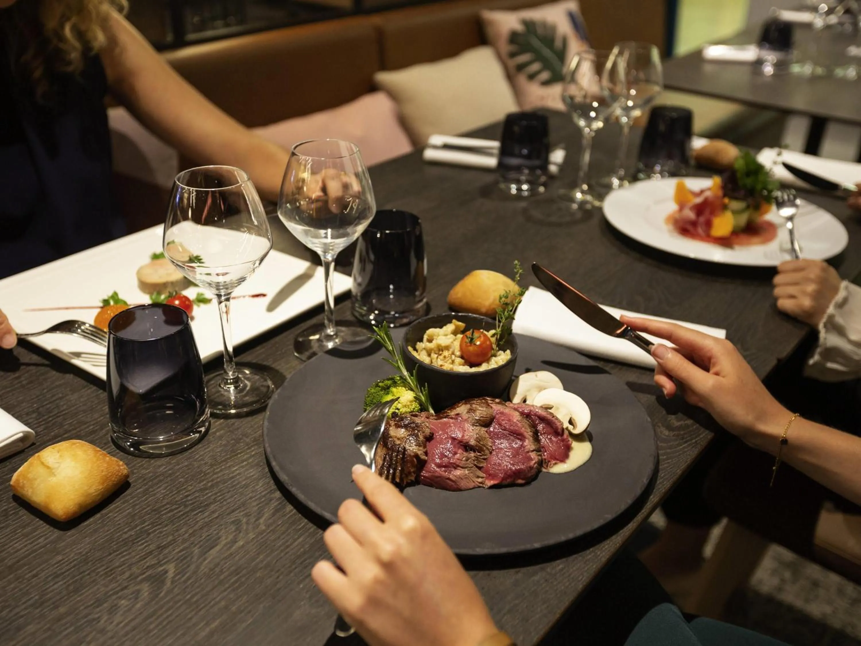 Restaurant/places to eat in Novotel Strasbourg Centre Halles