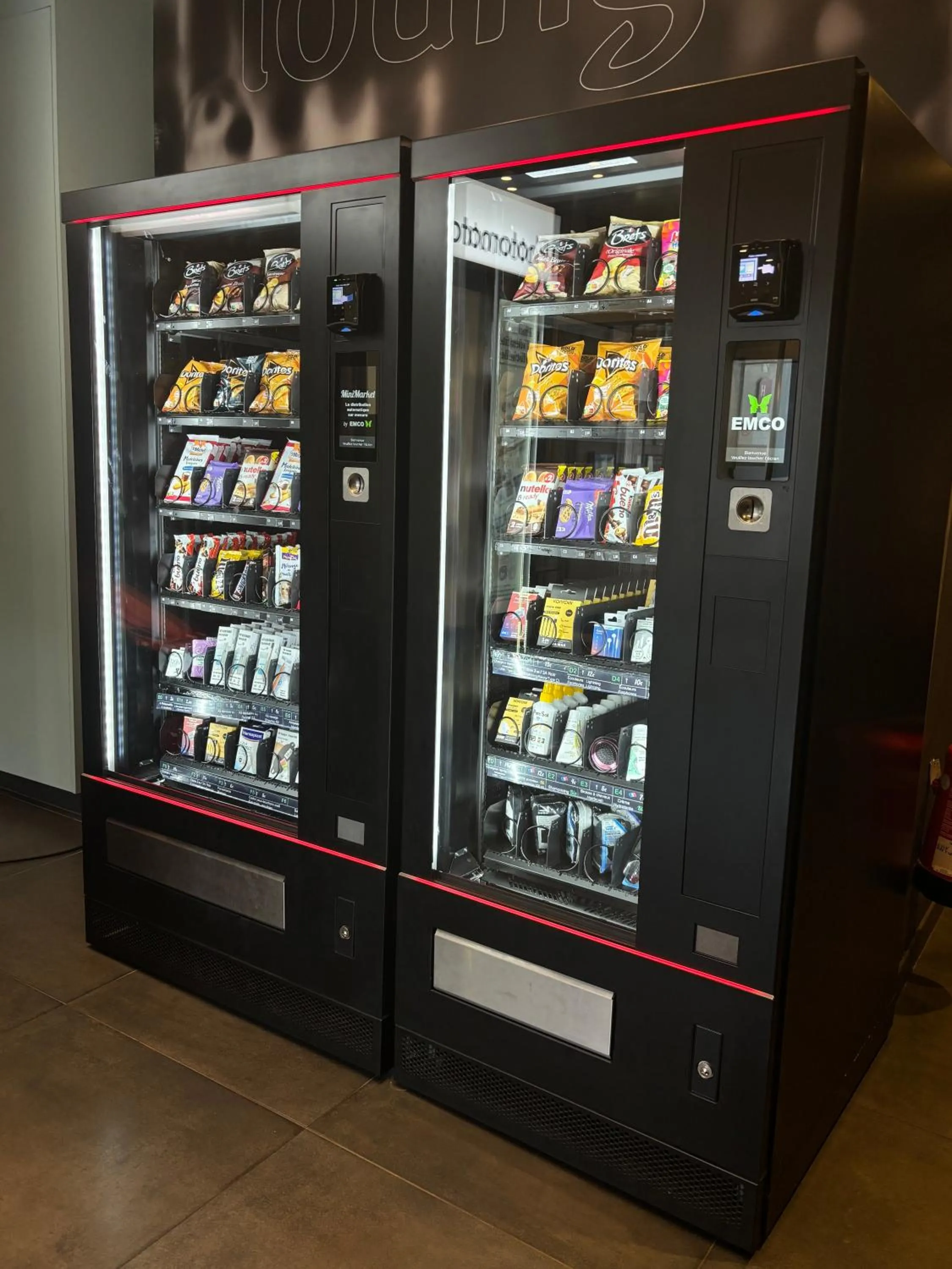 Lobby or reception in ibis Marseille Provence Aéroport