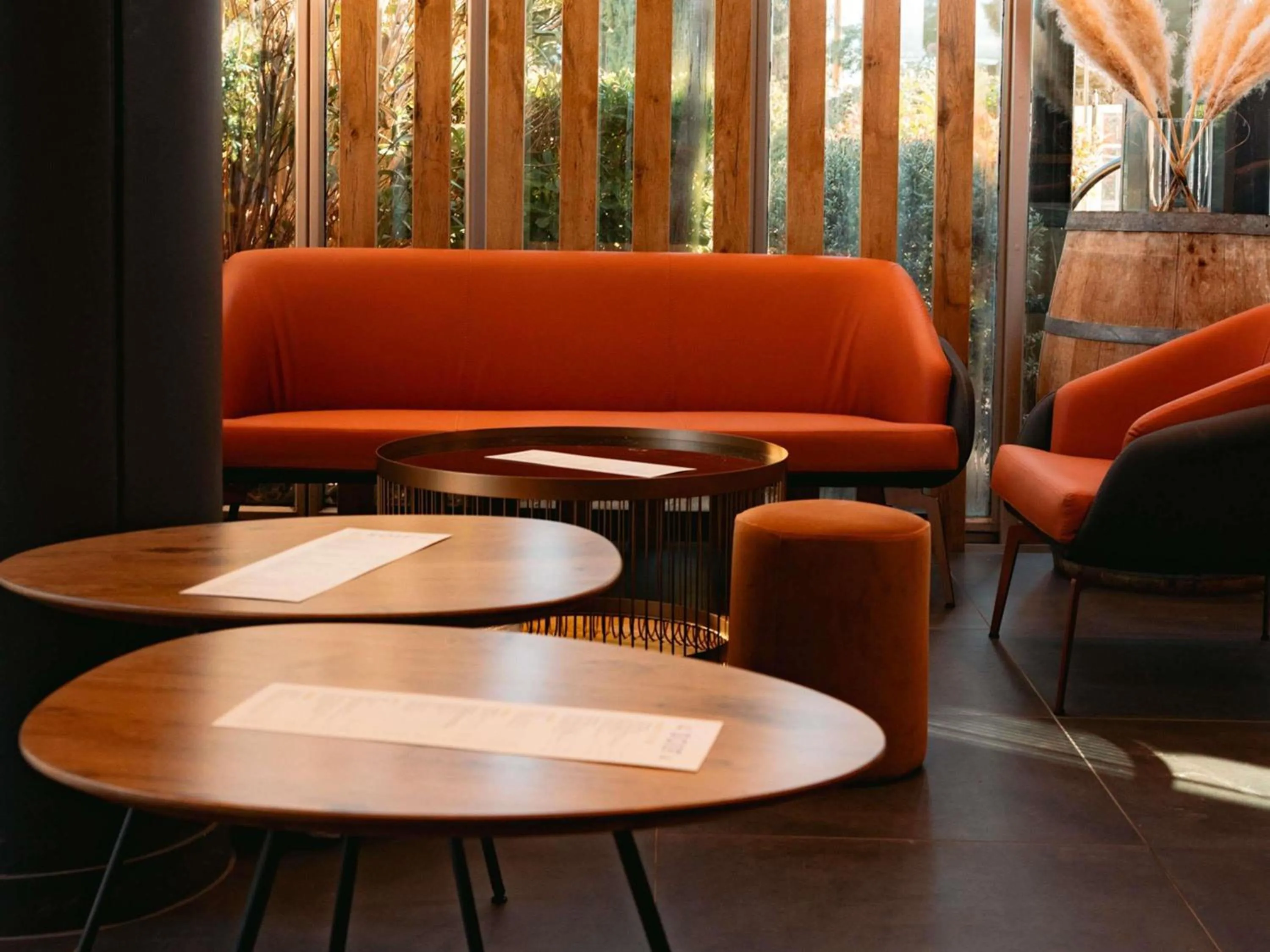 Lounge or bar in ibis Marseille Provence Aéroport