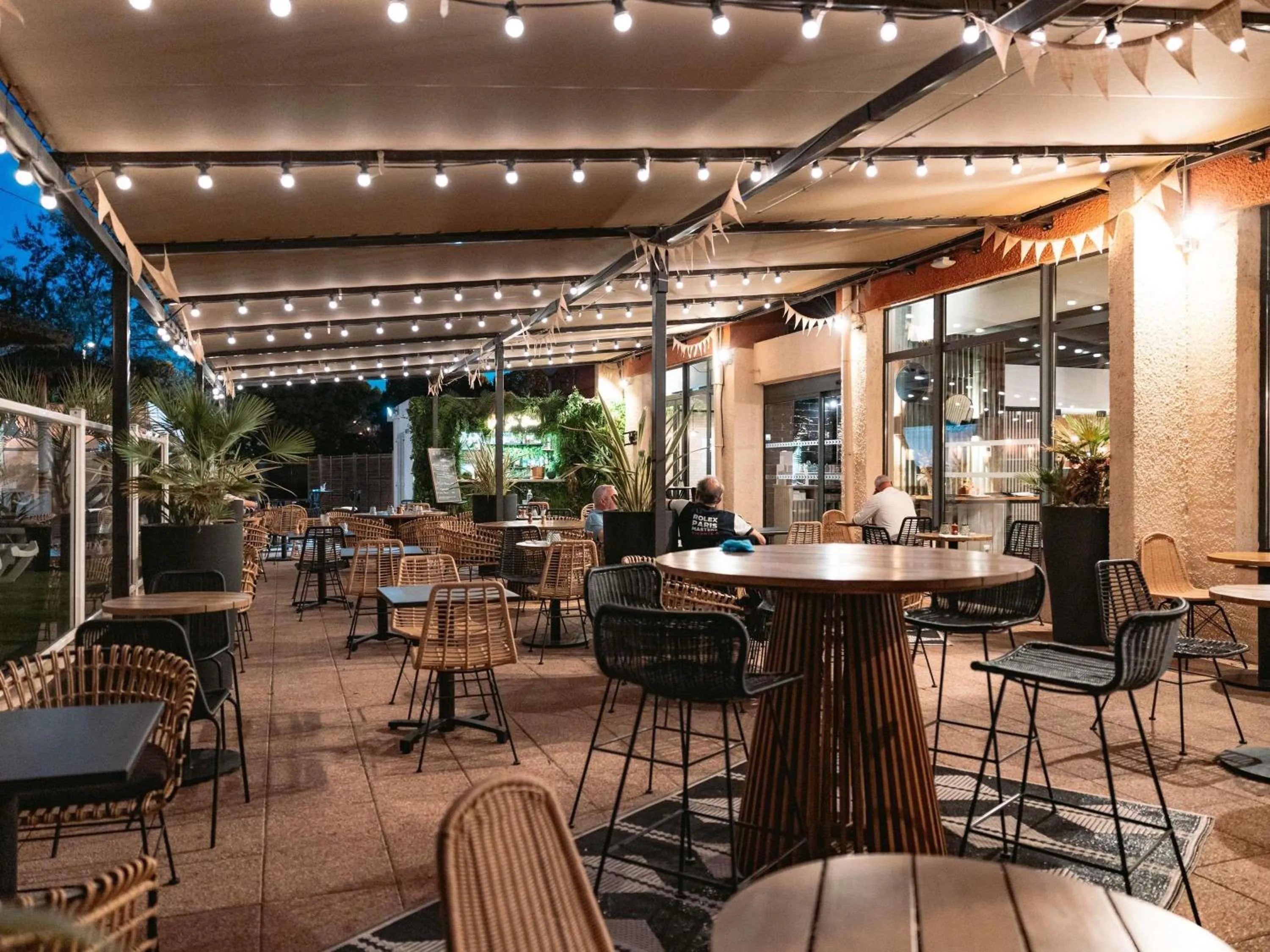 Lounge or bar in ibis Marseille Provence Aéroport