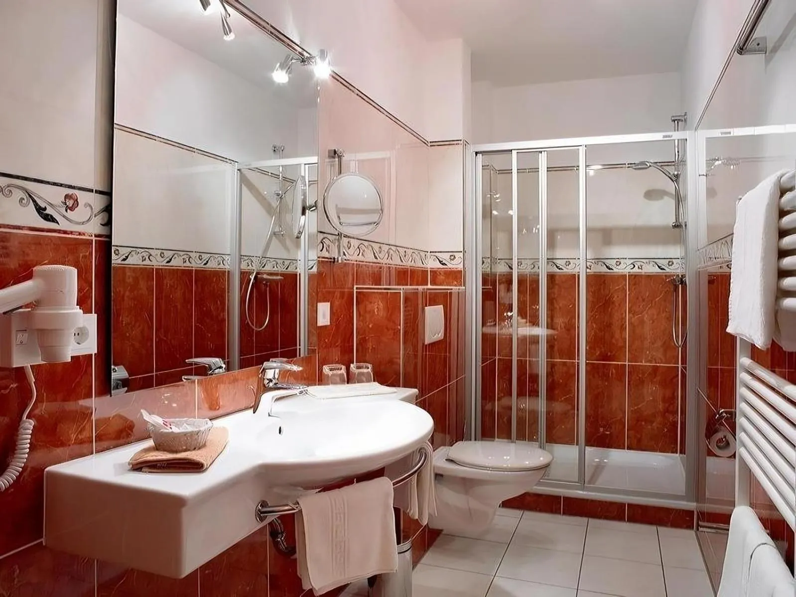 Bathroom in Sporthotel Göbel Garni