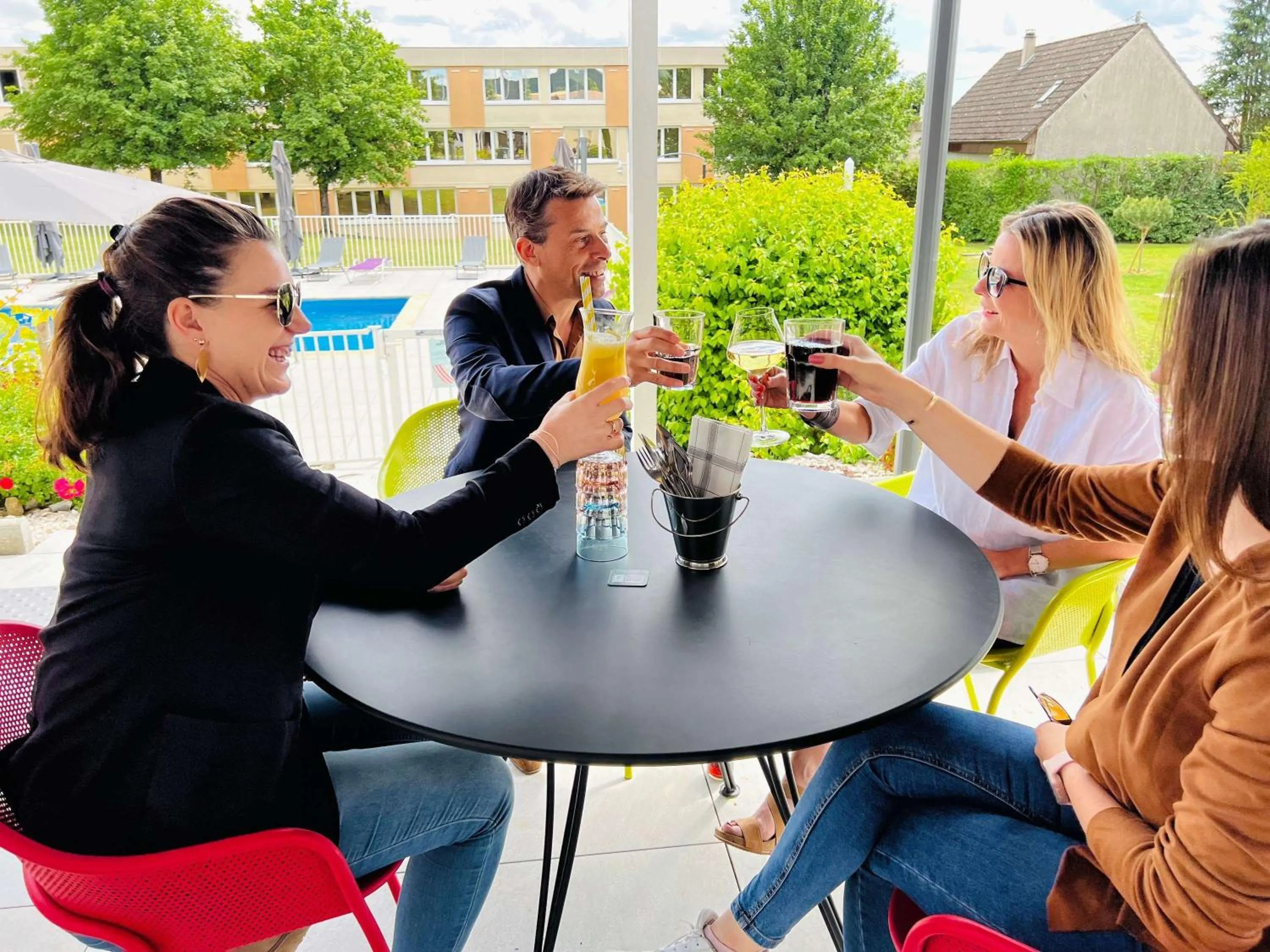 Restaurant/places to eat in Novotel Dijon Sud