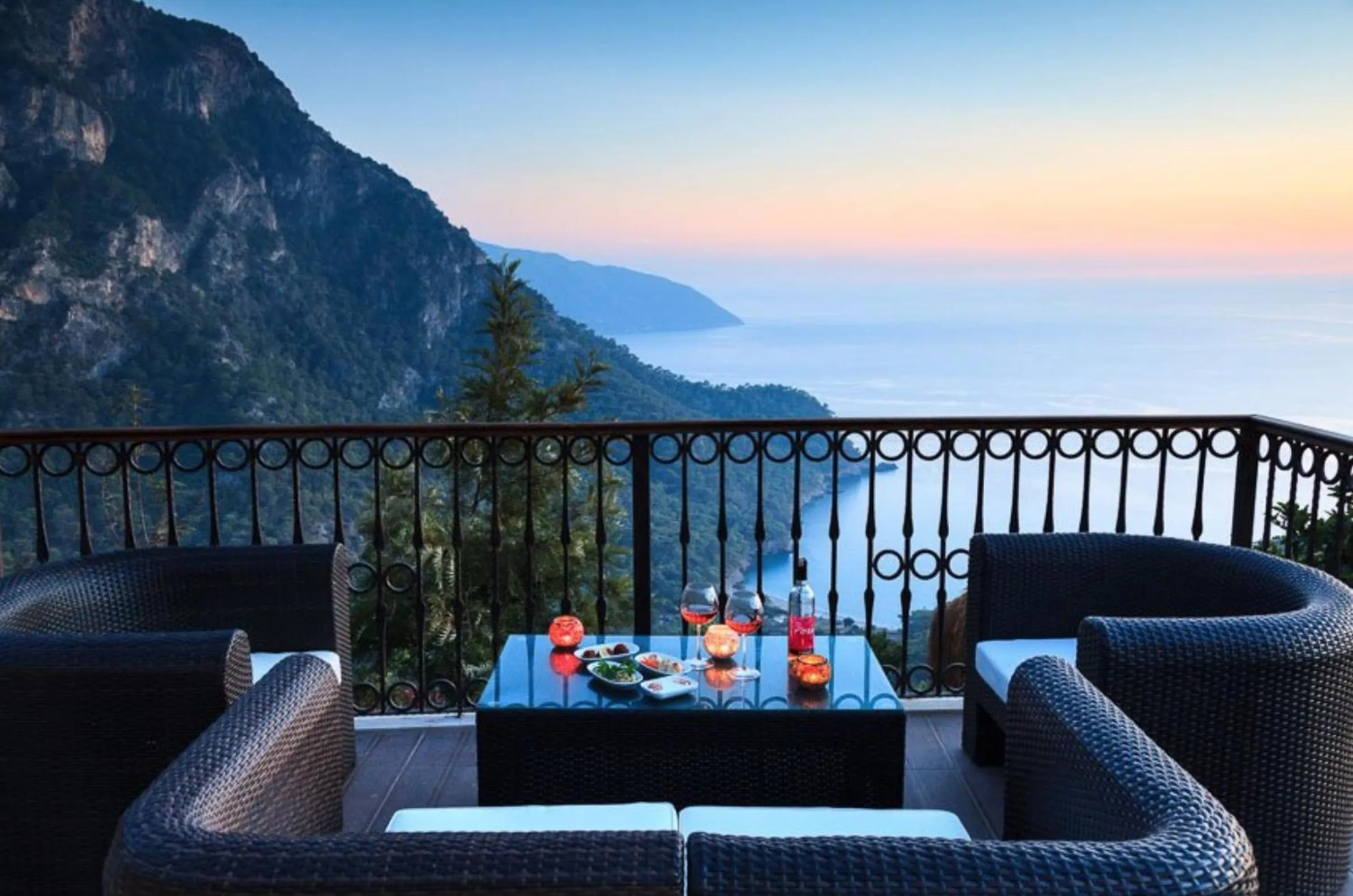 Restaurant/places to eat in Lissiya Hotel