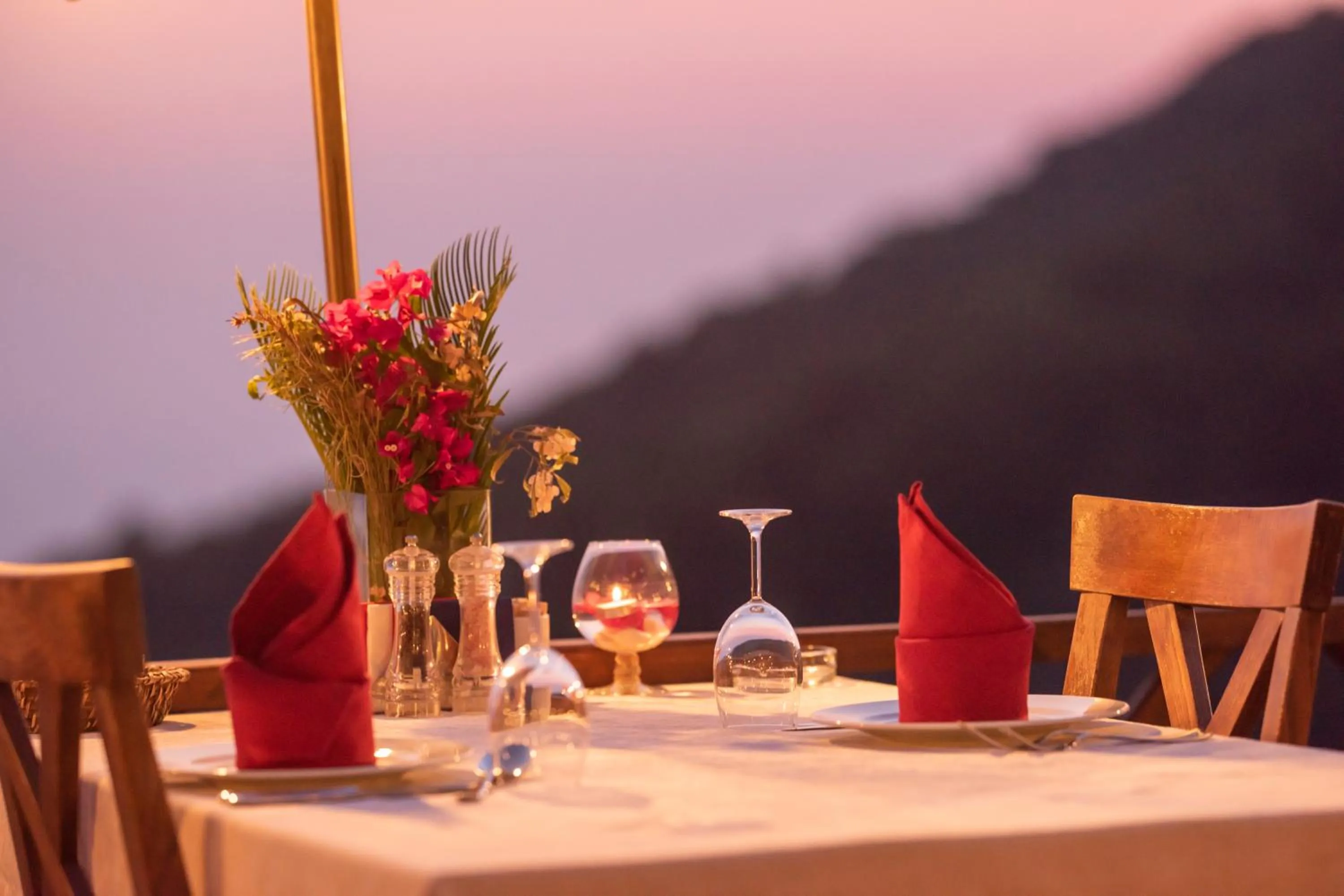 Restaurant/places to eat in Lissiya Hotel