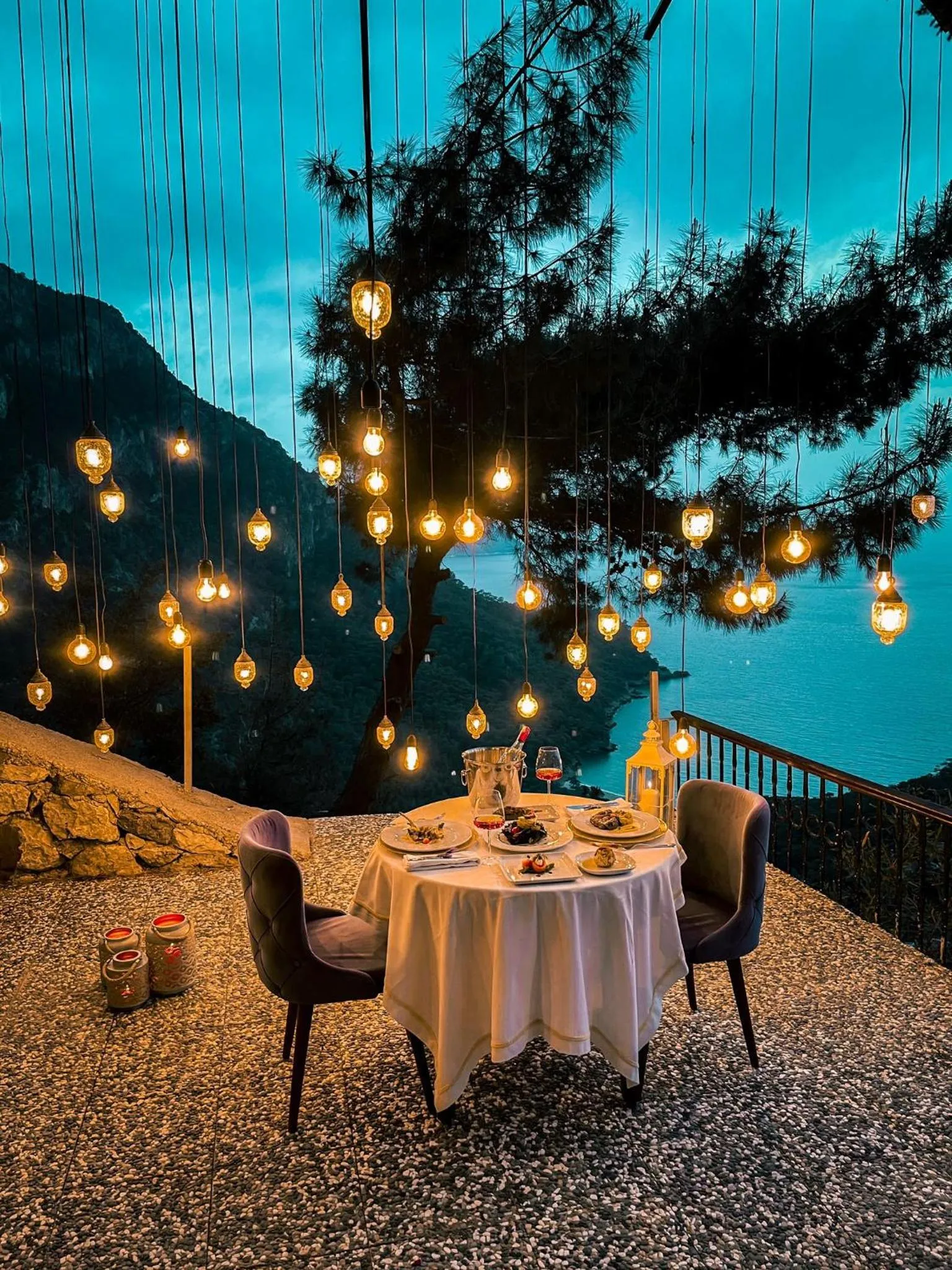 Restaurant/places to eat in Lissiya Hotel