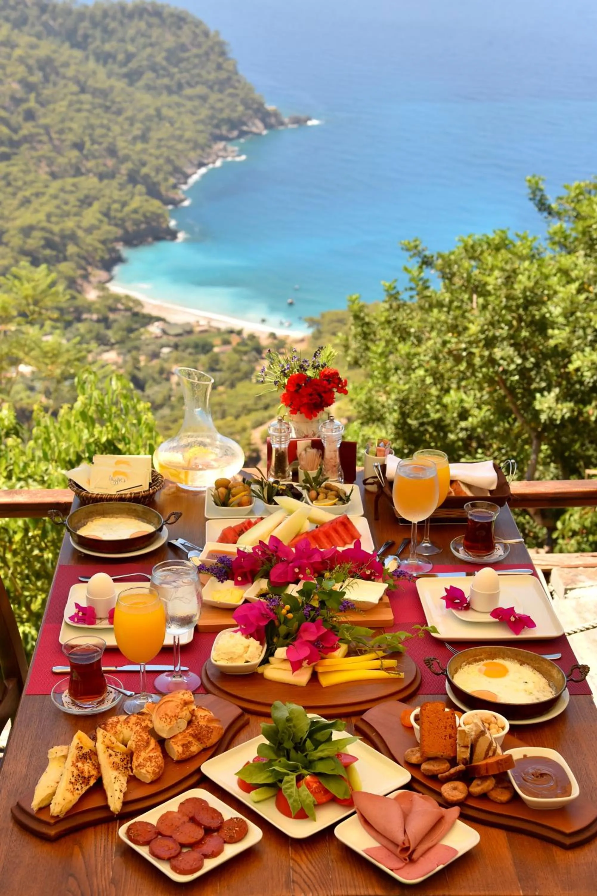 Restaurant/places to eat in Lissiya Hotel