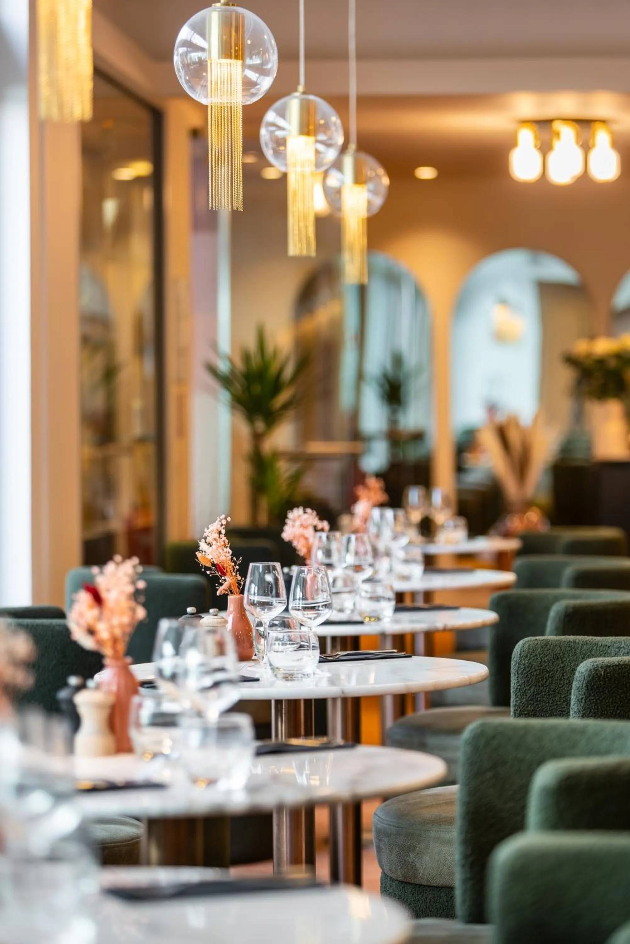 Restaurant/places to eat in Mercure Paris CDG Airport & Convention