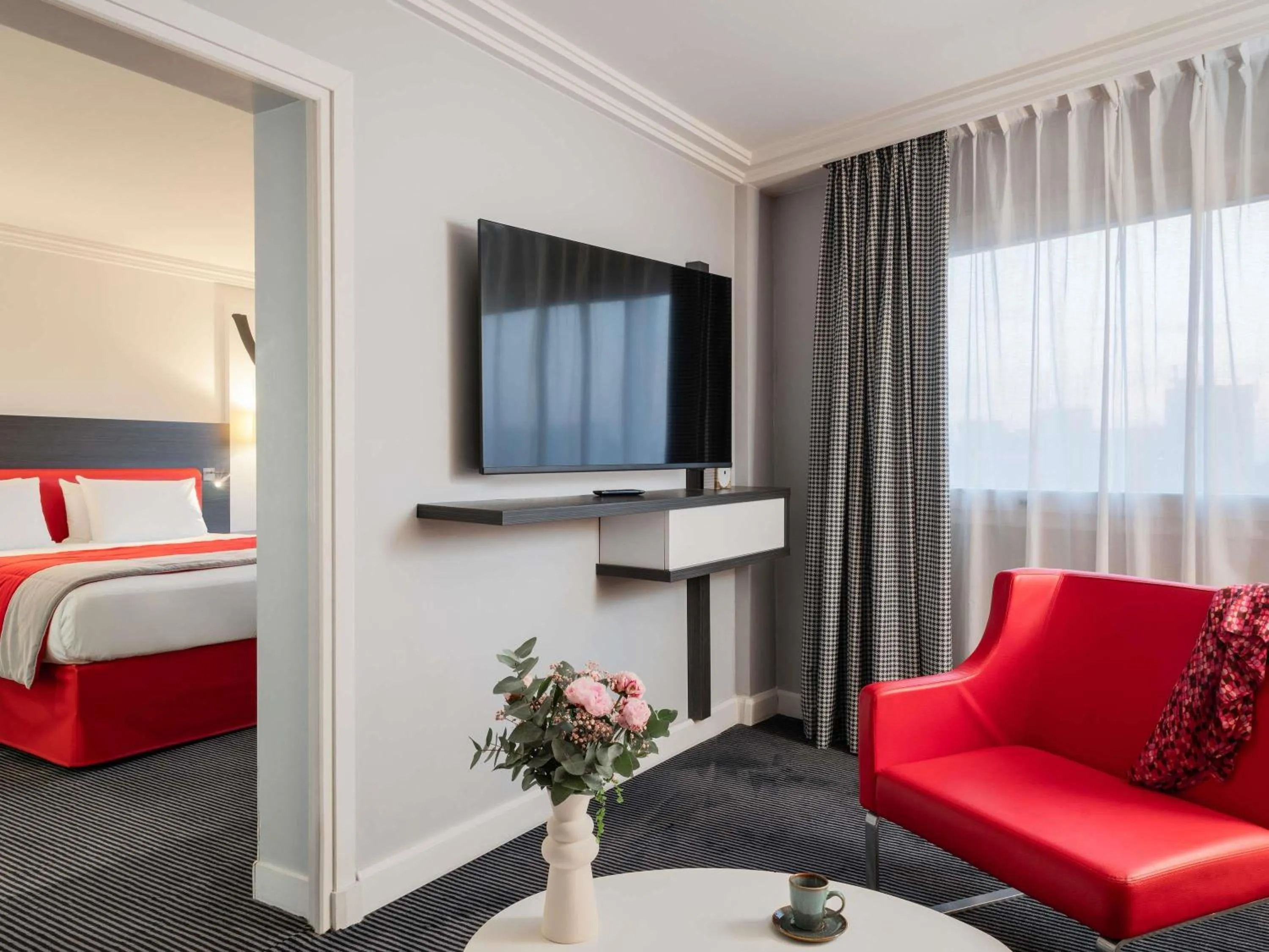 Bedroom, Bed in Mercure Paris CDG Airport & Convention