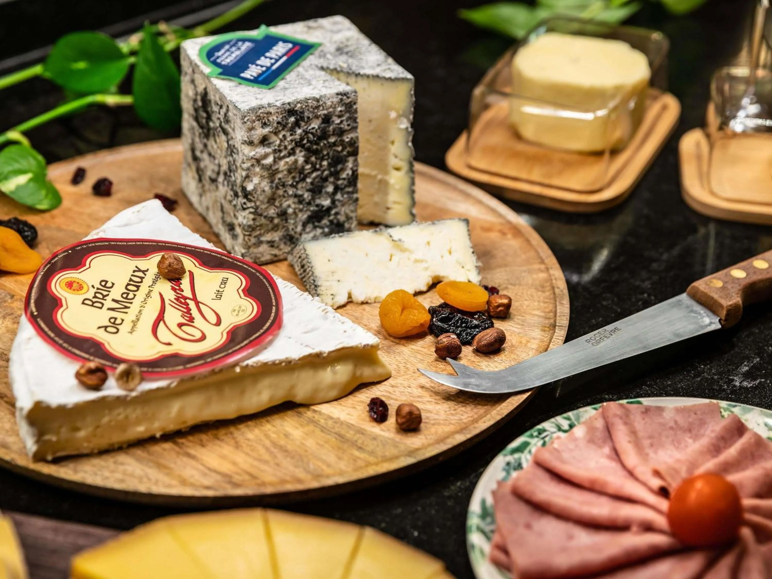 Breakfast in Mercure Paris CDG Airport & Convention