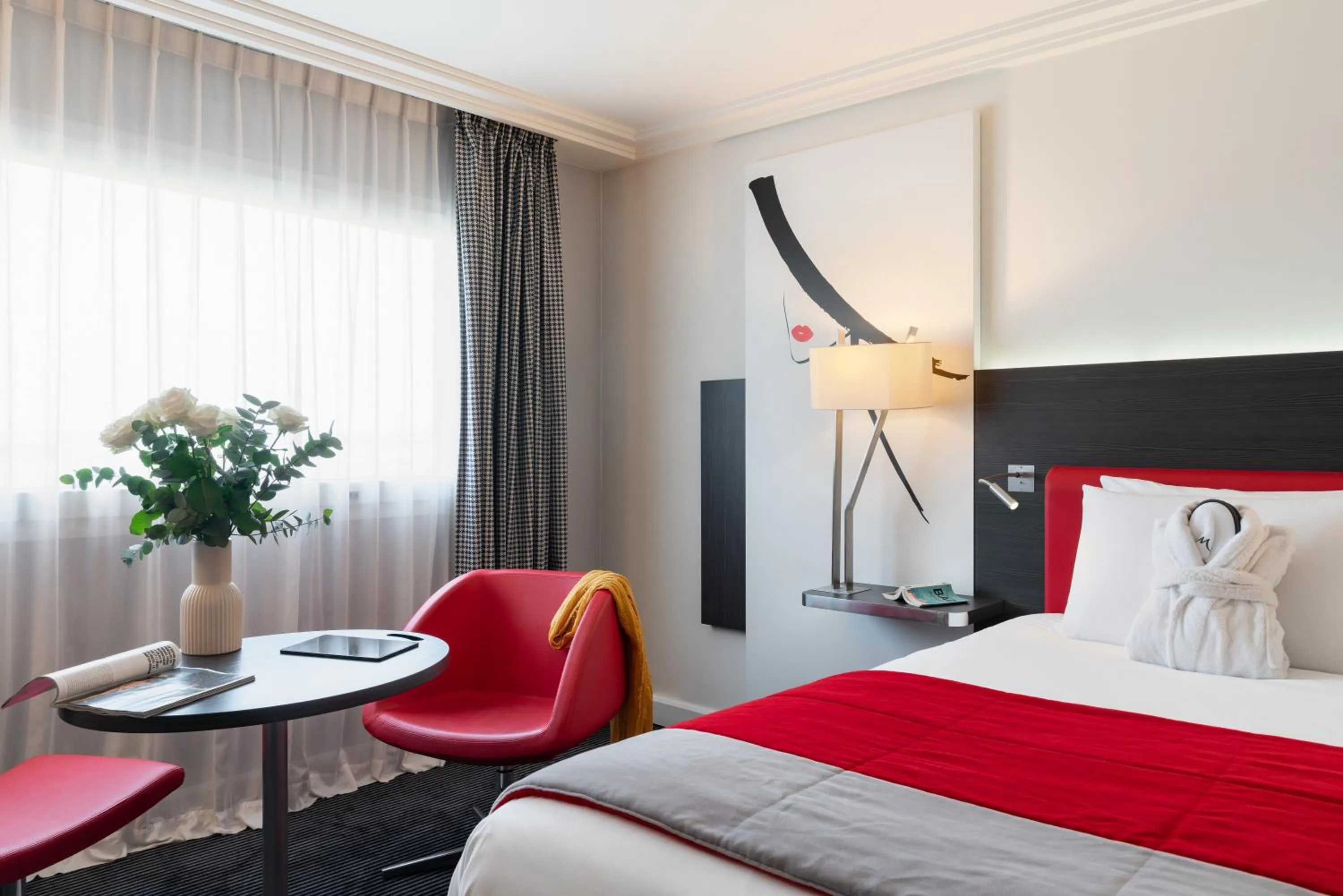 Bedroom, Bed in Mercure Paris CDG Airport & Convention