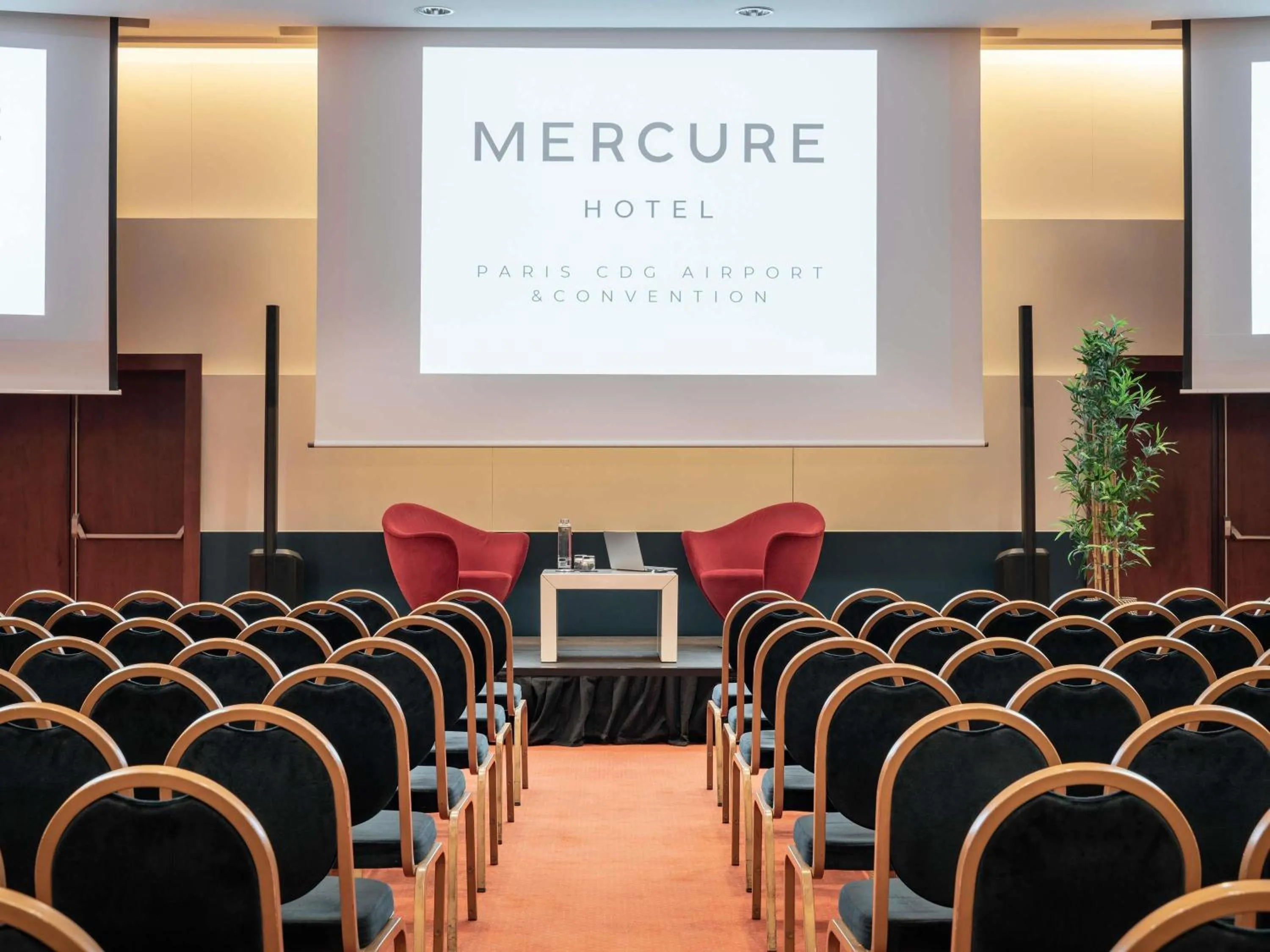 Meeting/conference room in Mercure Paris CDG Airport & Convention