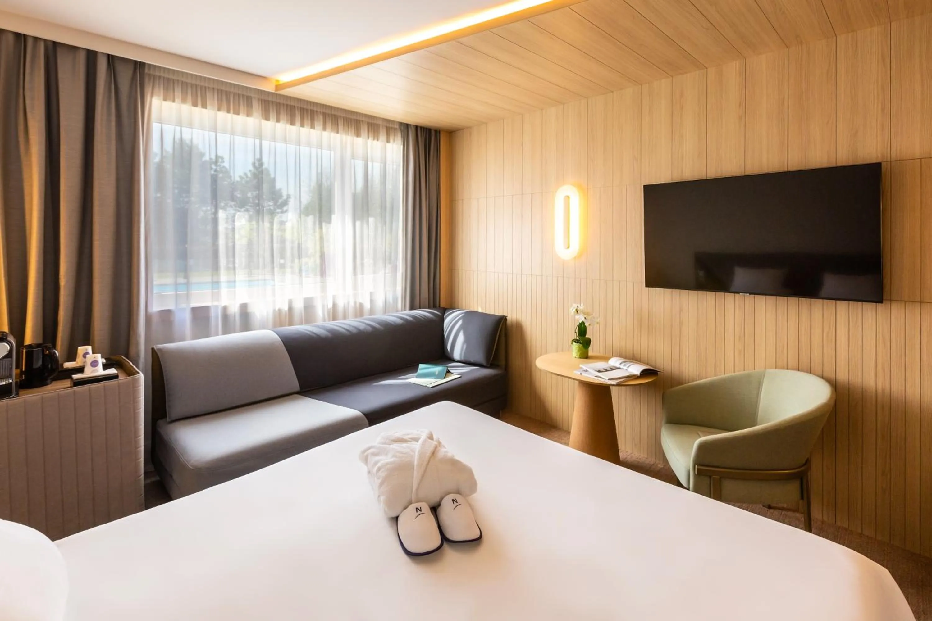 TV and multimedia, Bed in Novotel Nancy