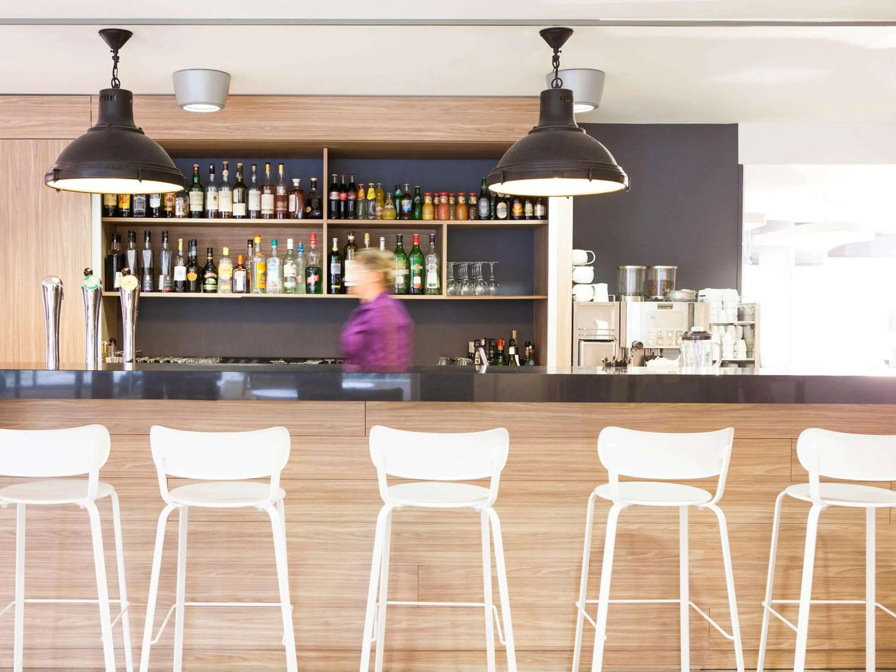 Lounge or bar in Novotel Nancy