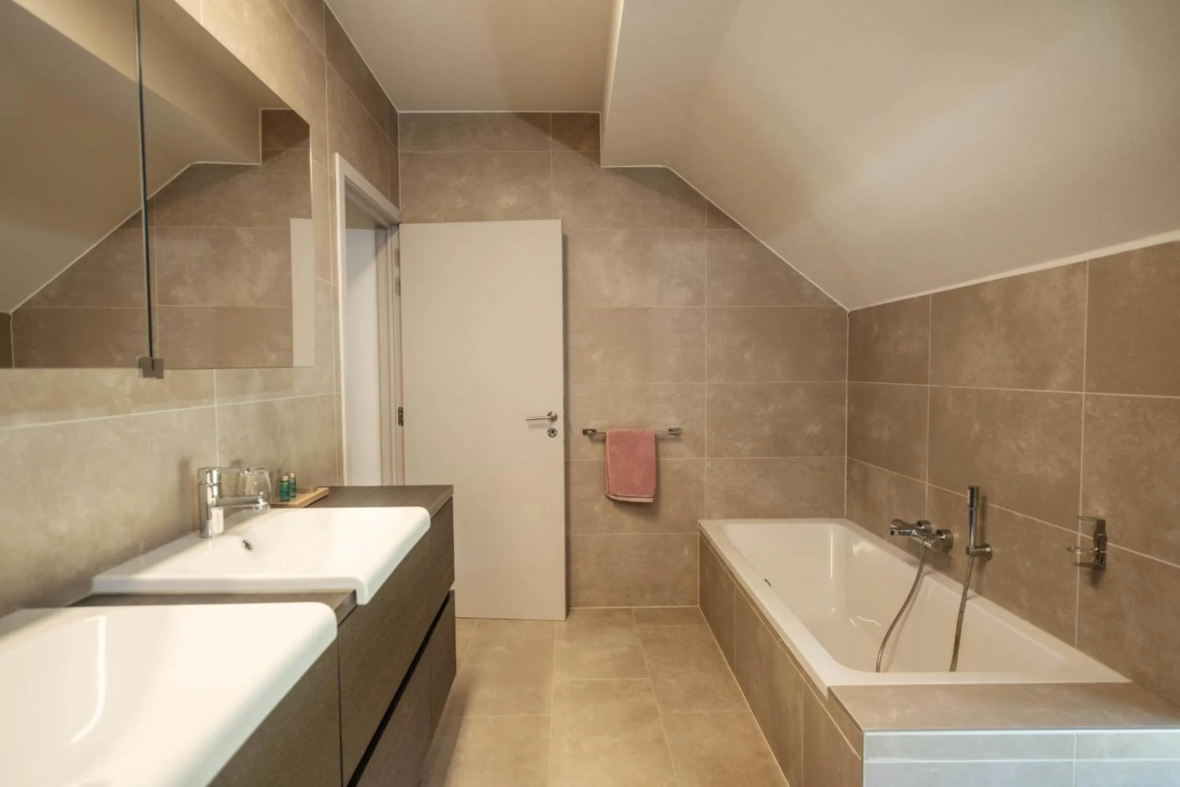 Bathroom in Craywinckelhof Wagenhuis Horst