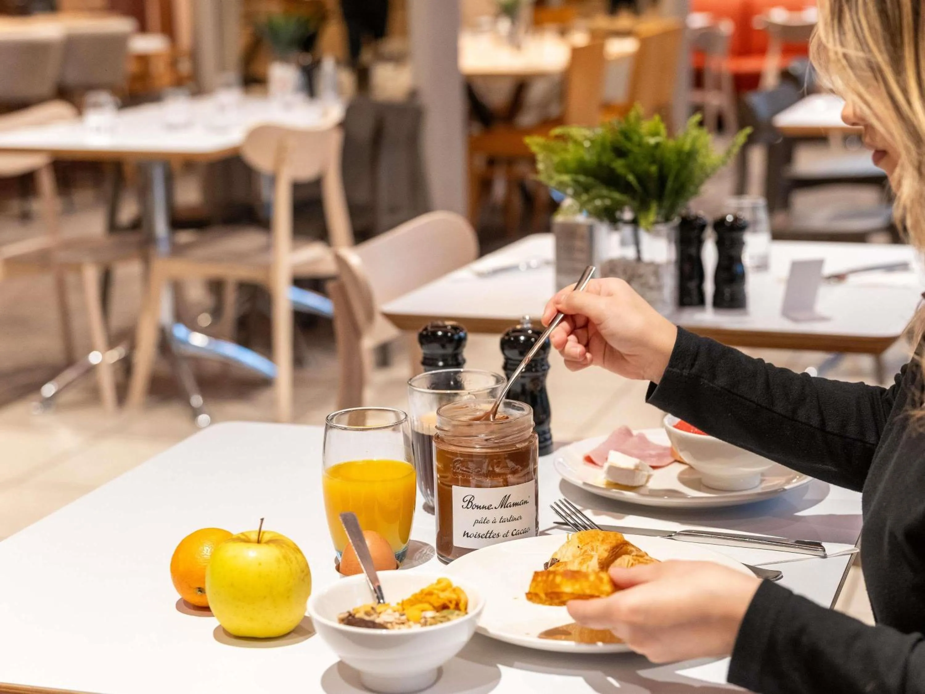 Breakfast in Novotel Macon Nord - Porte de Bourgogne