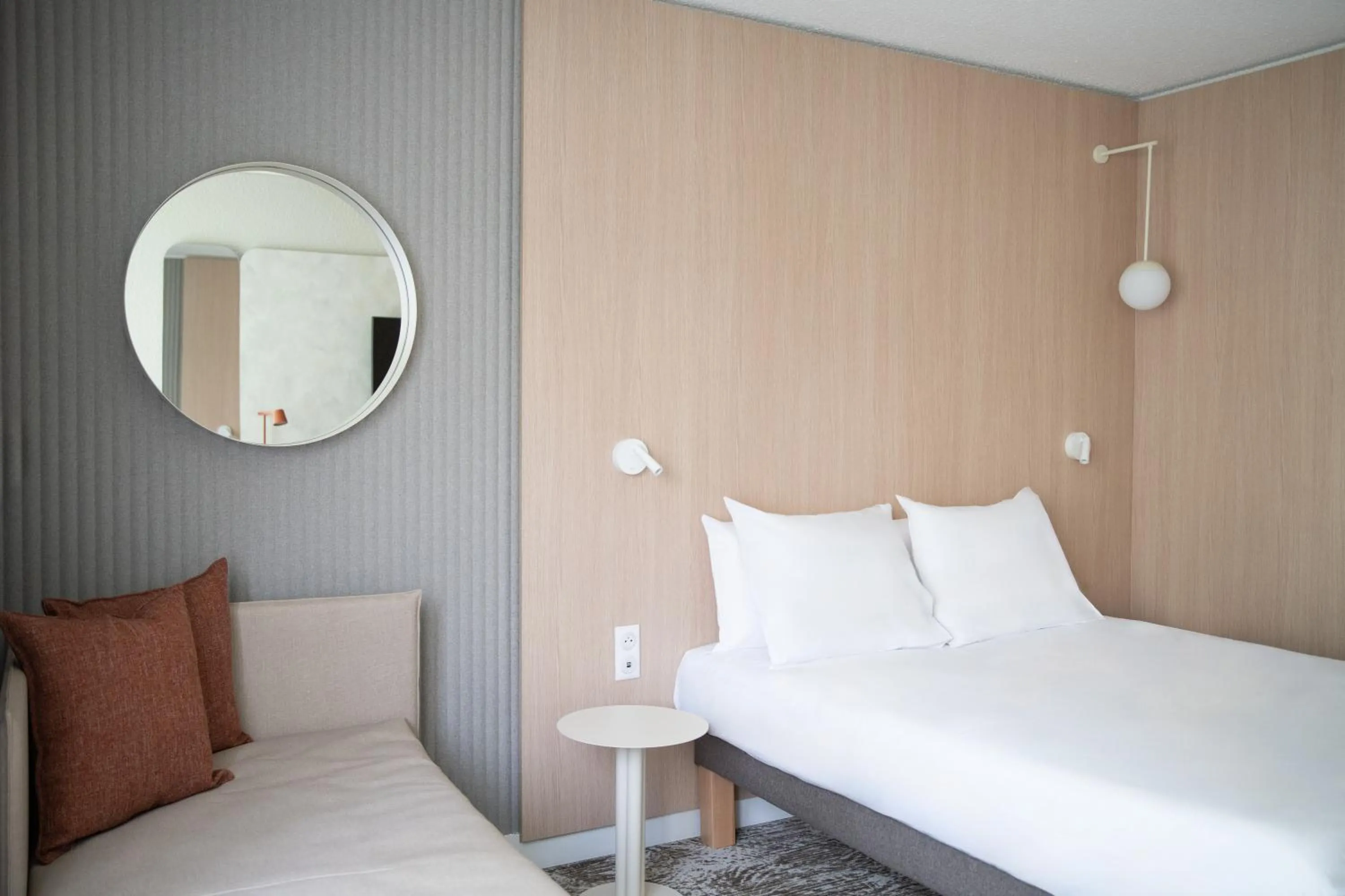 Photo of the whole room, Bed in Novotel Macon Nord - Porte de Bourgogne