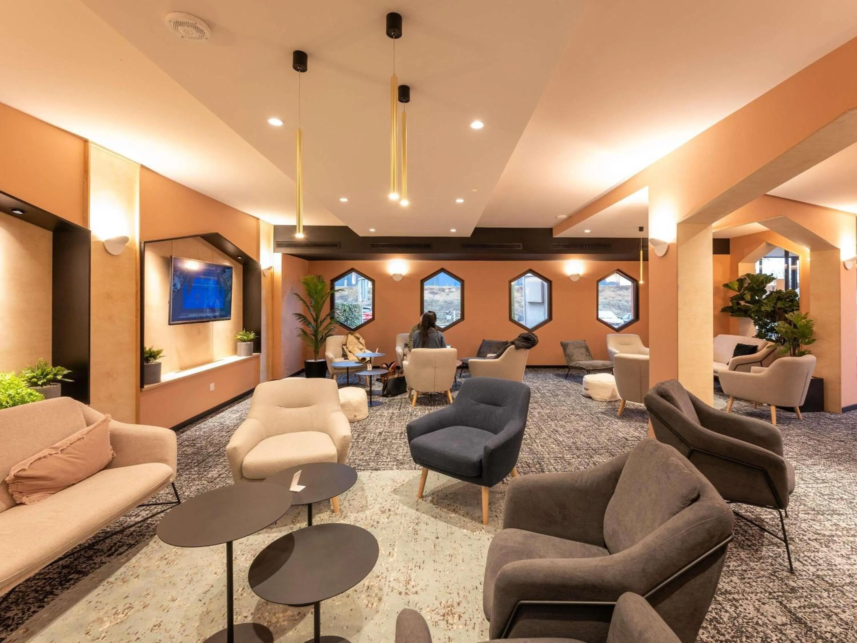 Lounge or bar in Novotel Macon Nord - Porte de Bourgogne