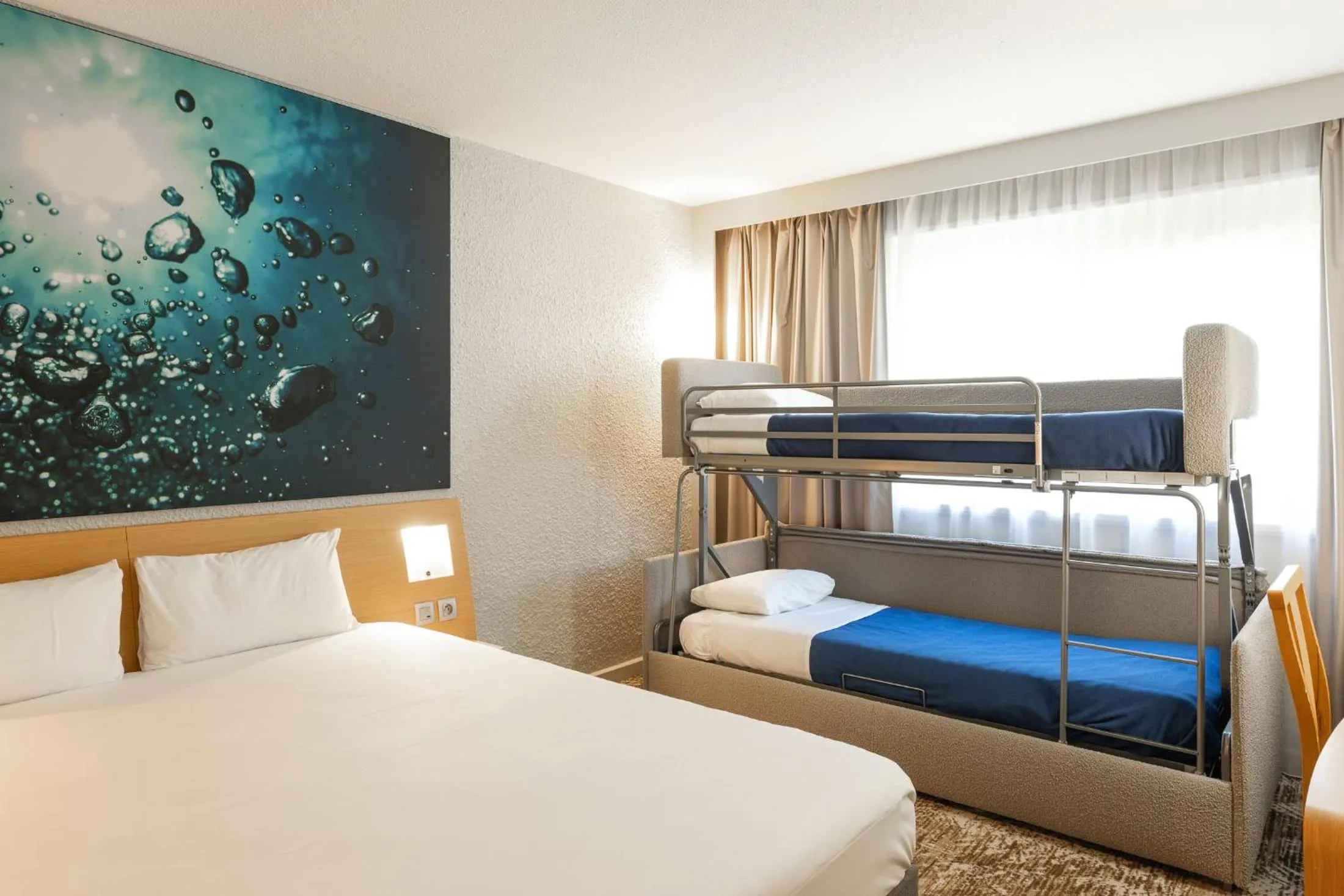 Property building, Bed in Novotel Macon Nord - Porte de Bourgogne