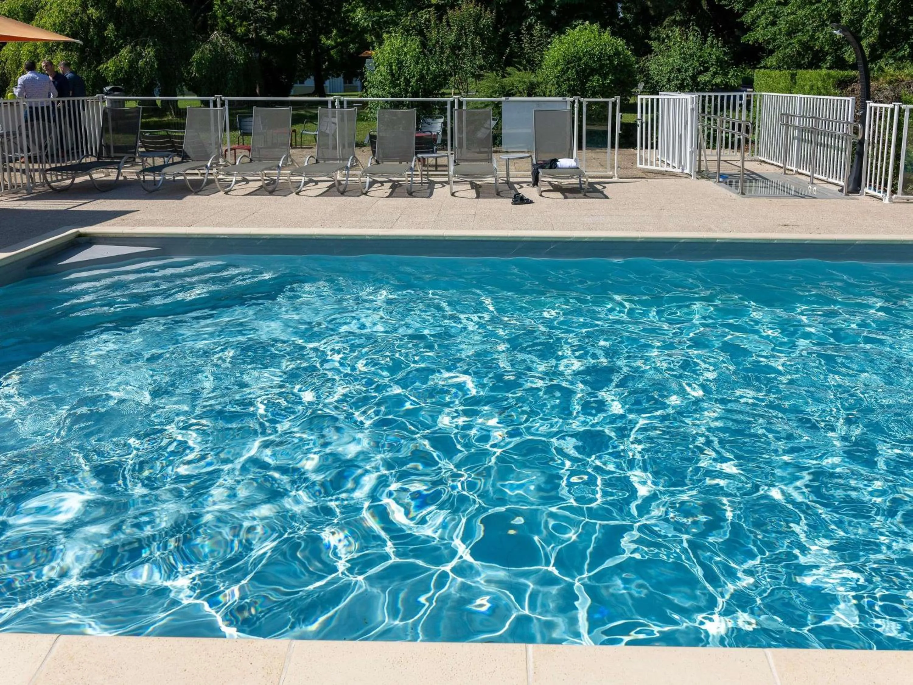 Pool view in Novotel Macon Nord - Porte de Bourgogne