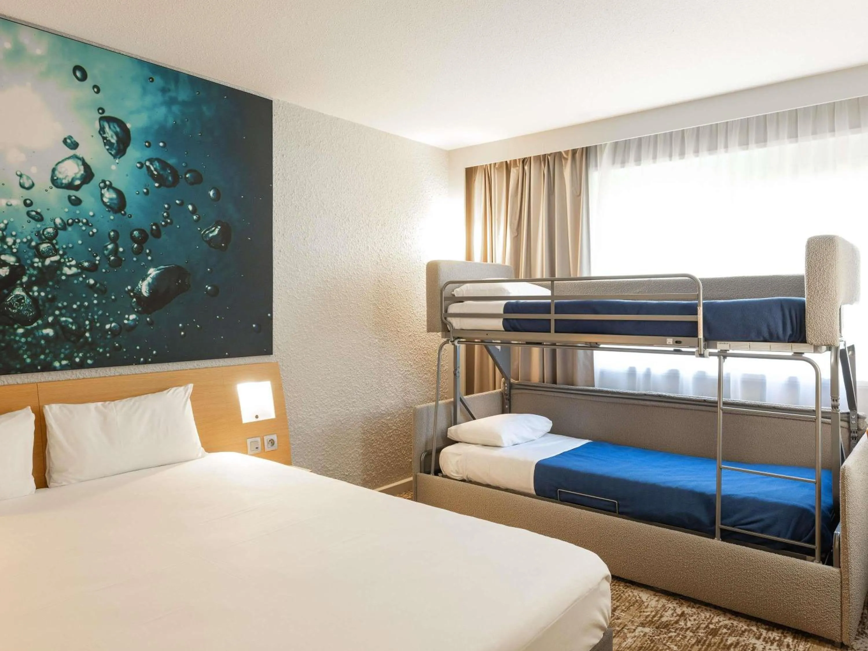 Bedroom, Bed in Novotel Macon Nord - Porte de Bourgogne