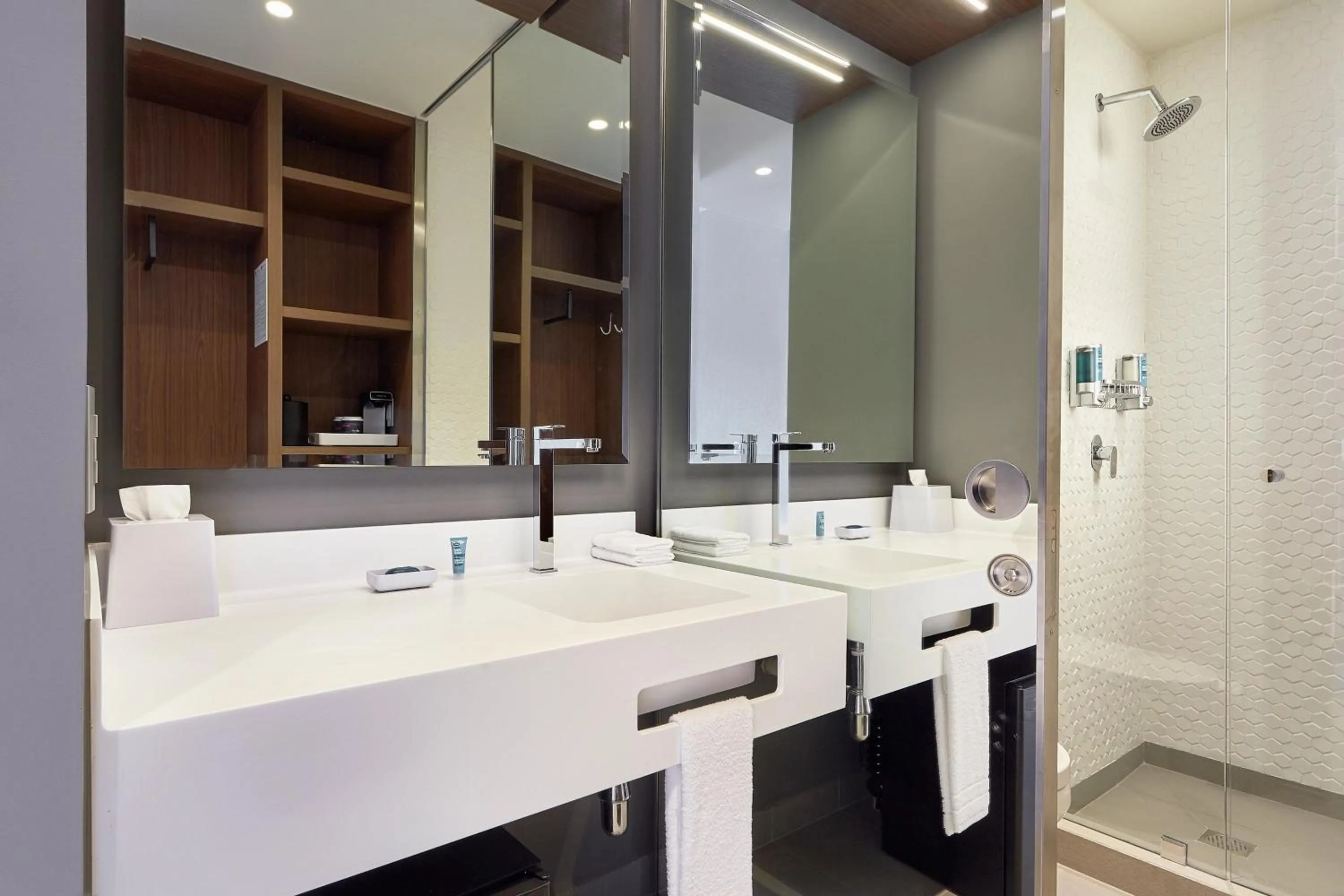 Bathroom in Aloft Queretaro