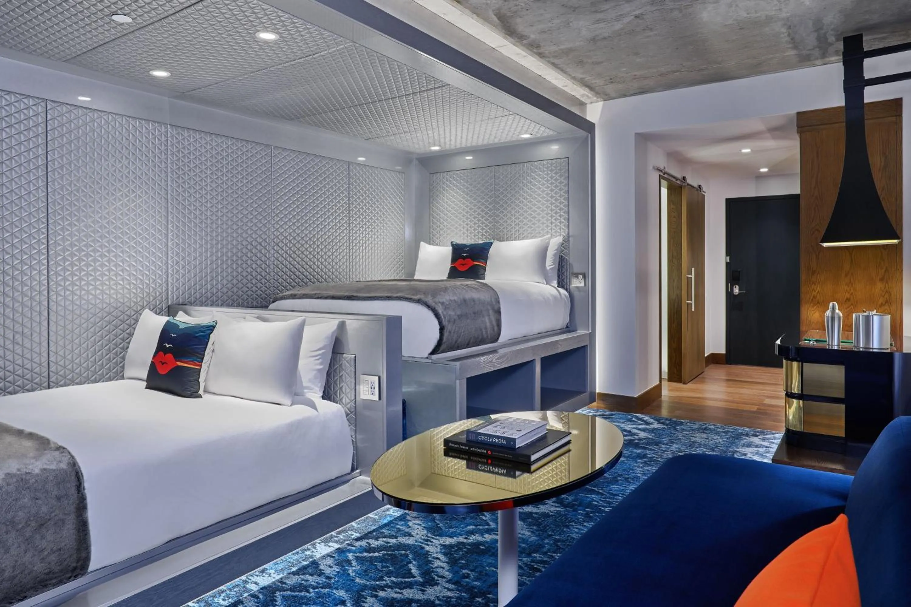 Photo of the whole room, Bed in W Aspen