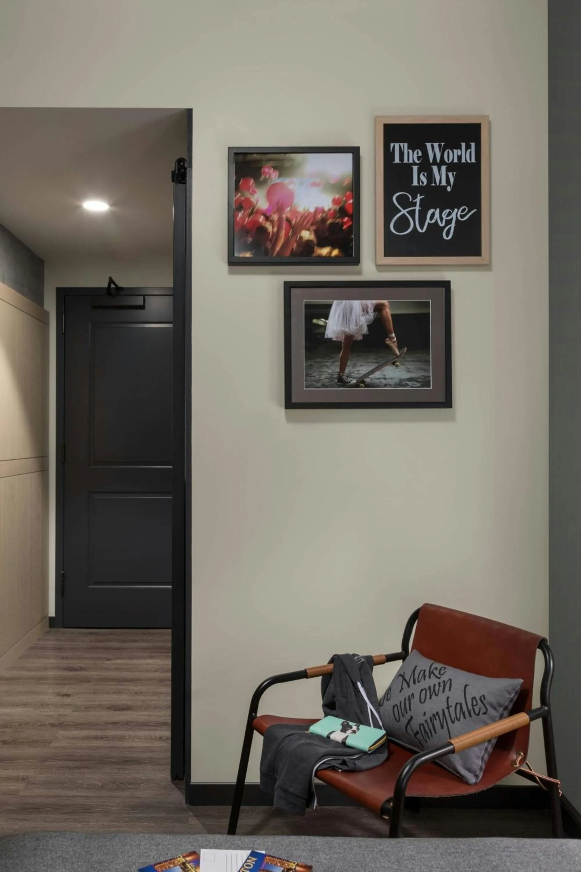 Photo of the whole room in Moxy Boston Downtown