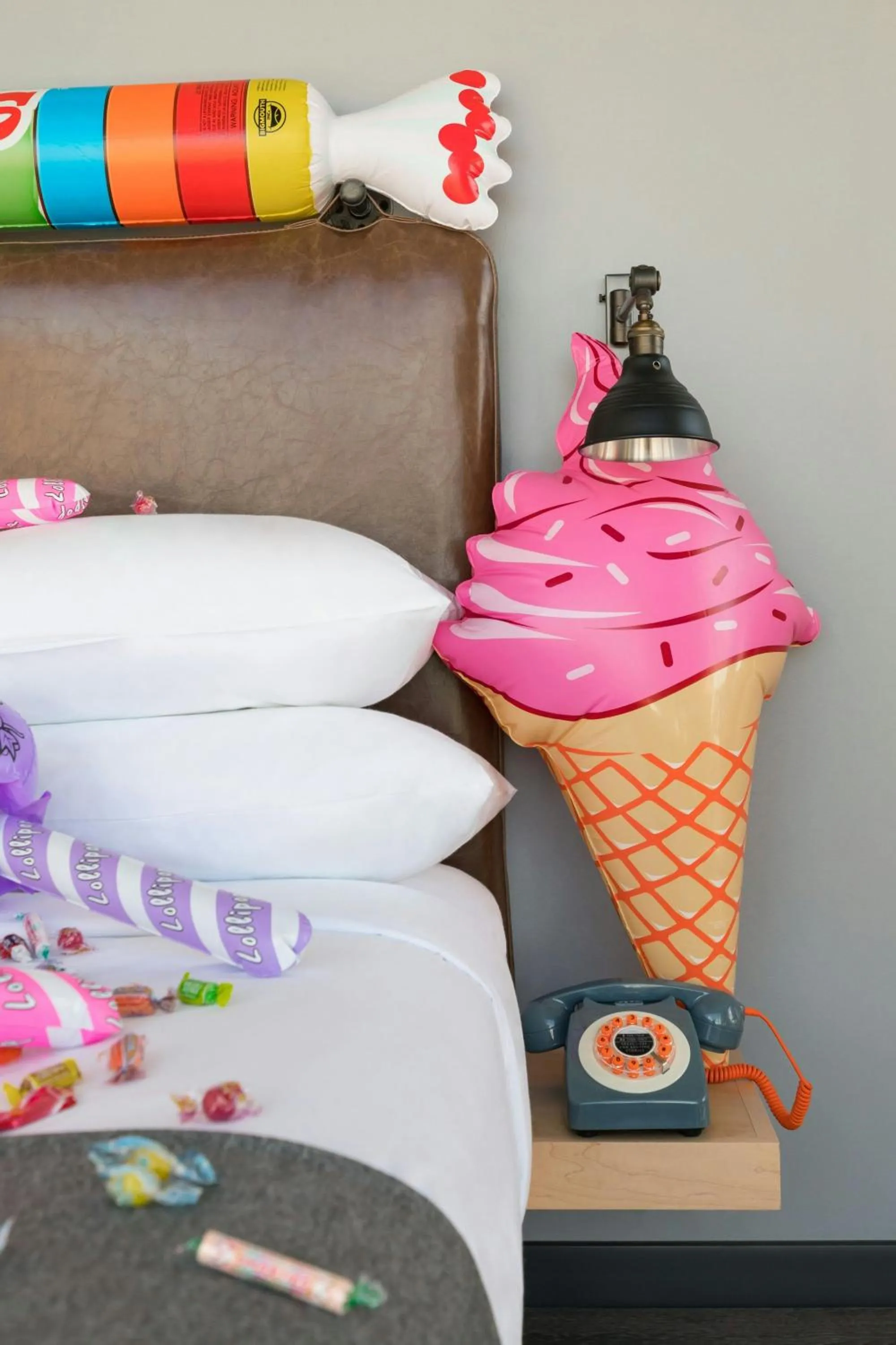 Photo of the whole room in Moxy Boston Downtown