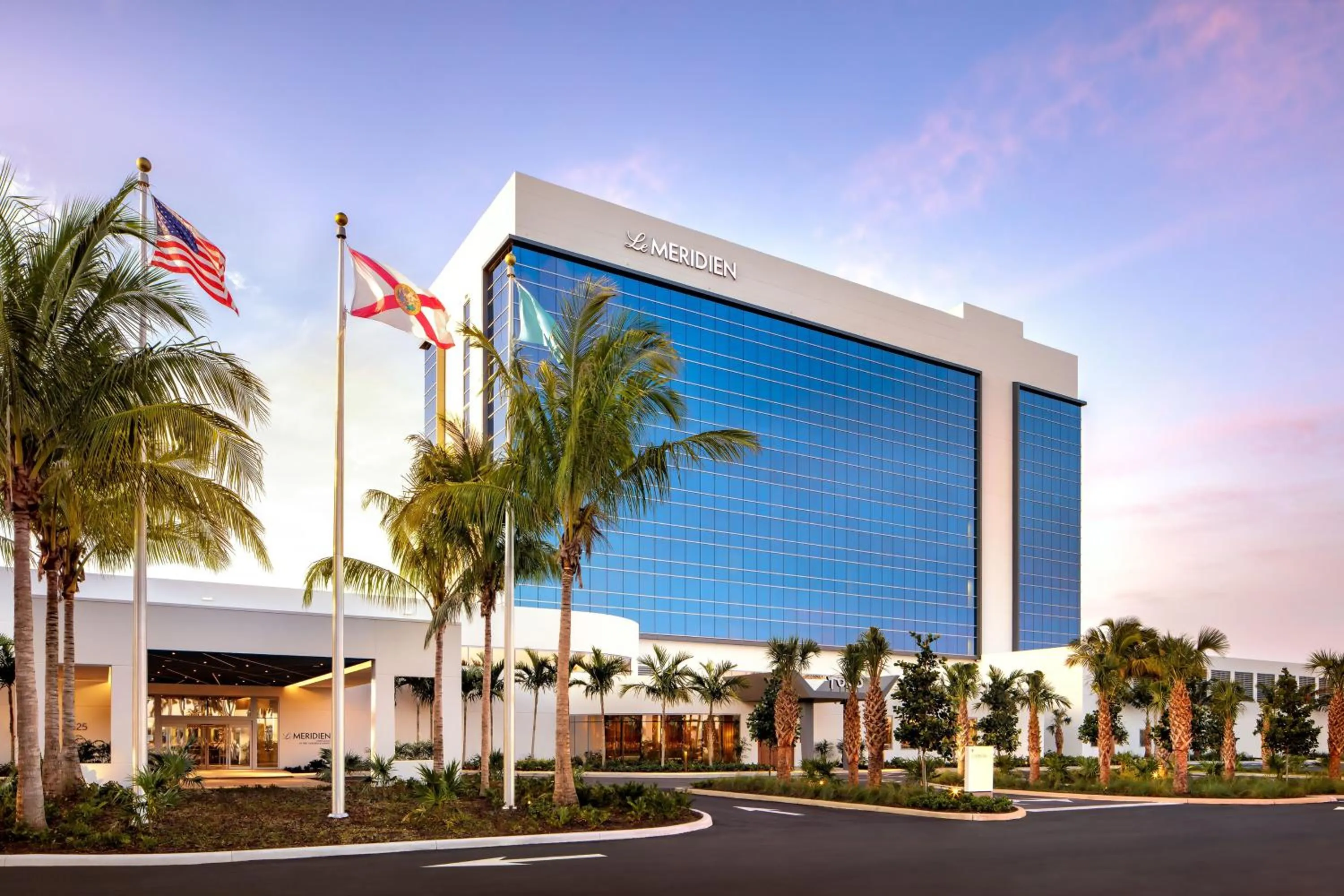 Property building in Le Meridien Dania Beach at Fort Lauderdale Airport