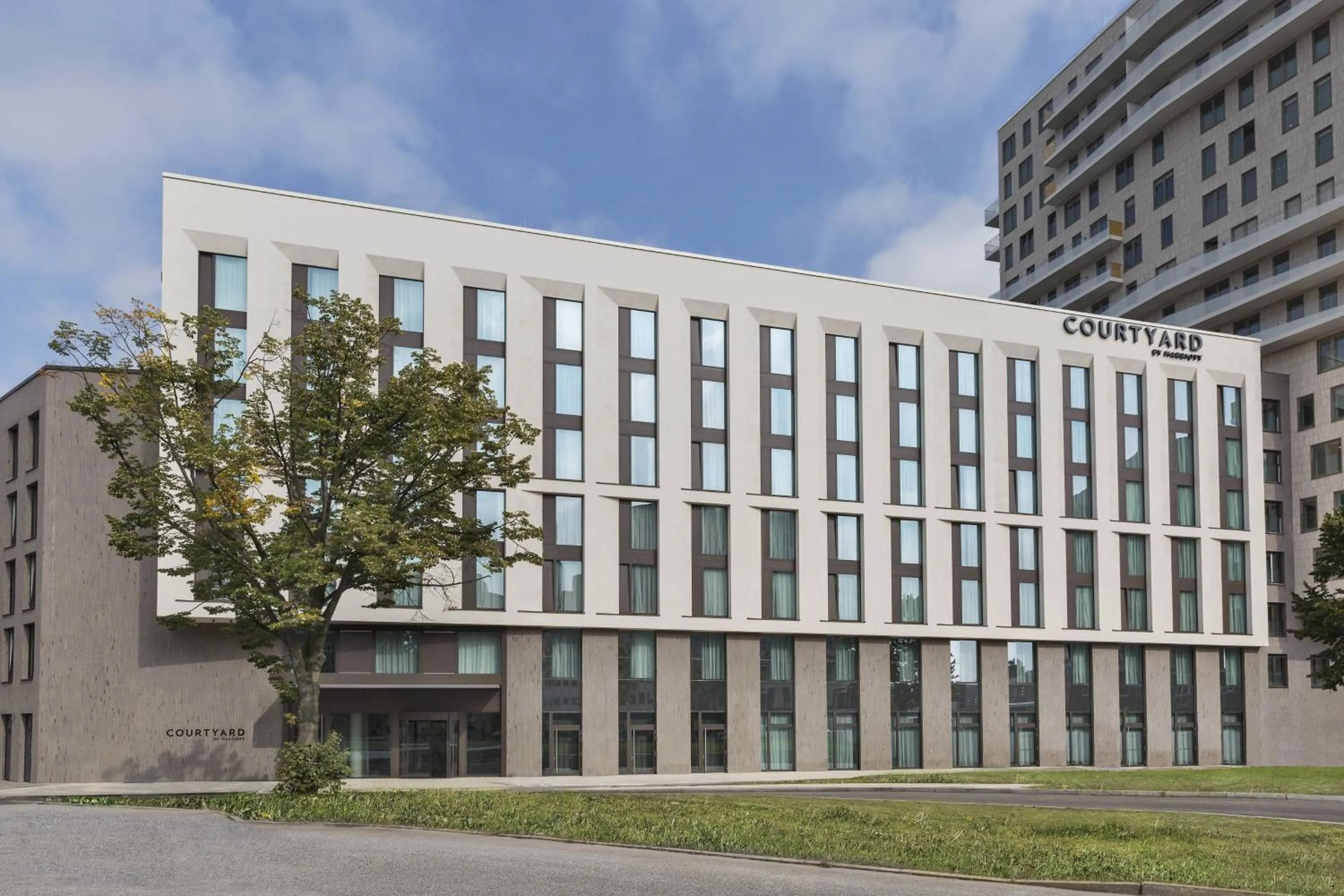 Property building in Courtyard by Marriott Hamburg City