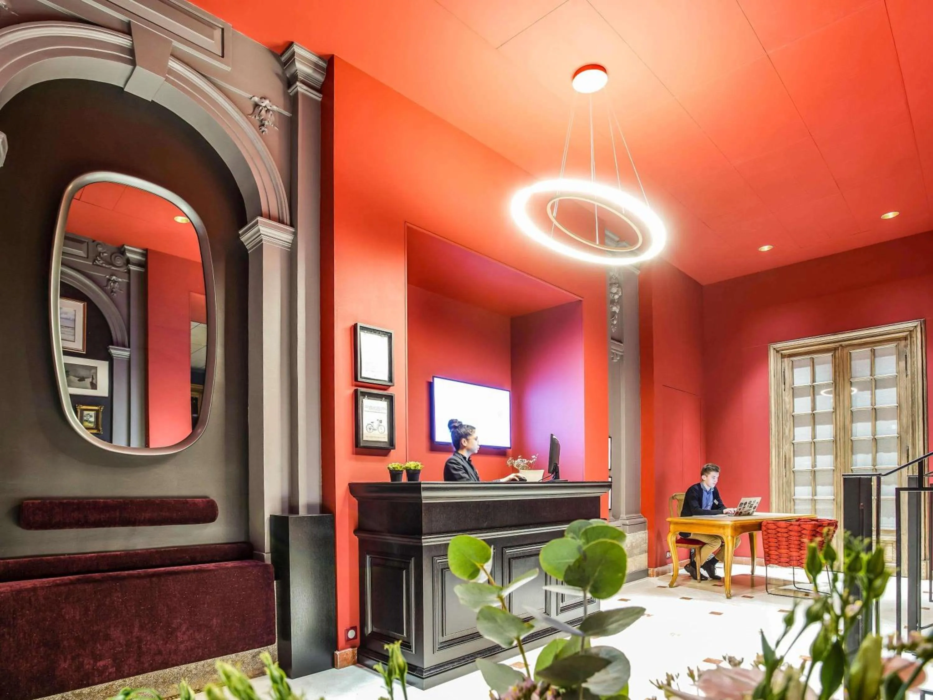 Property building in Mercure Rennes Centre Place Bretagne