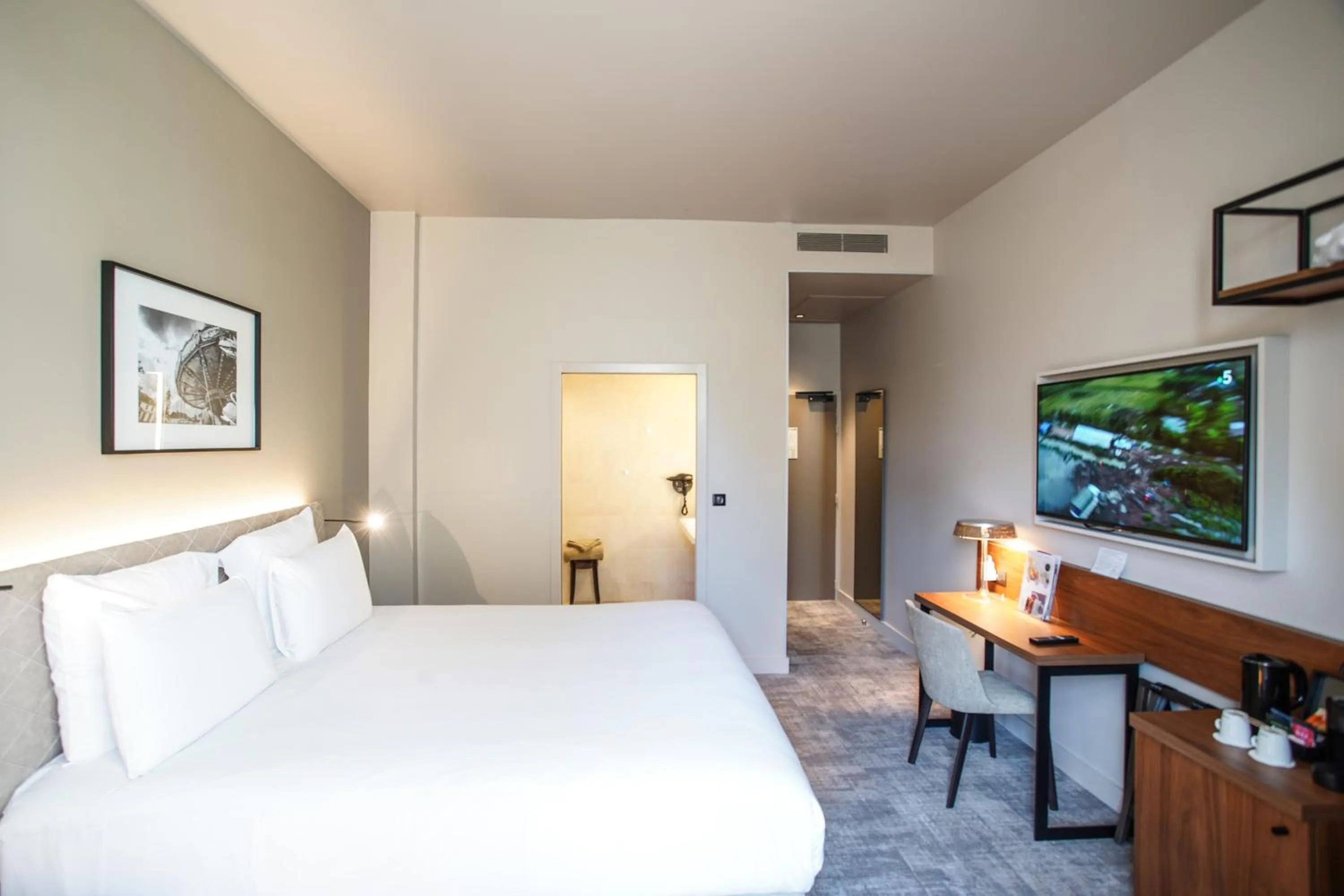 Bed in Mercure Rennes Centre Place Bretagne