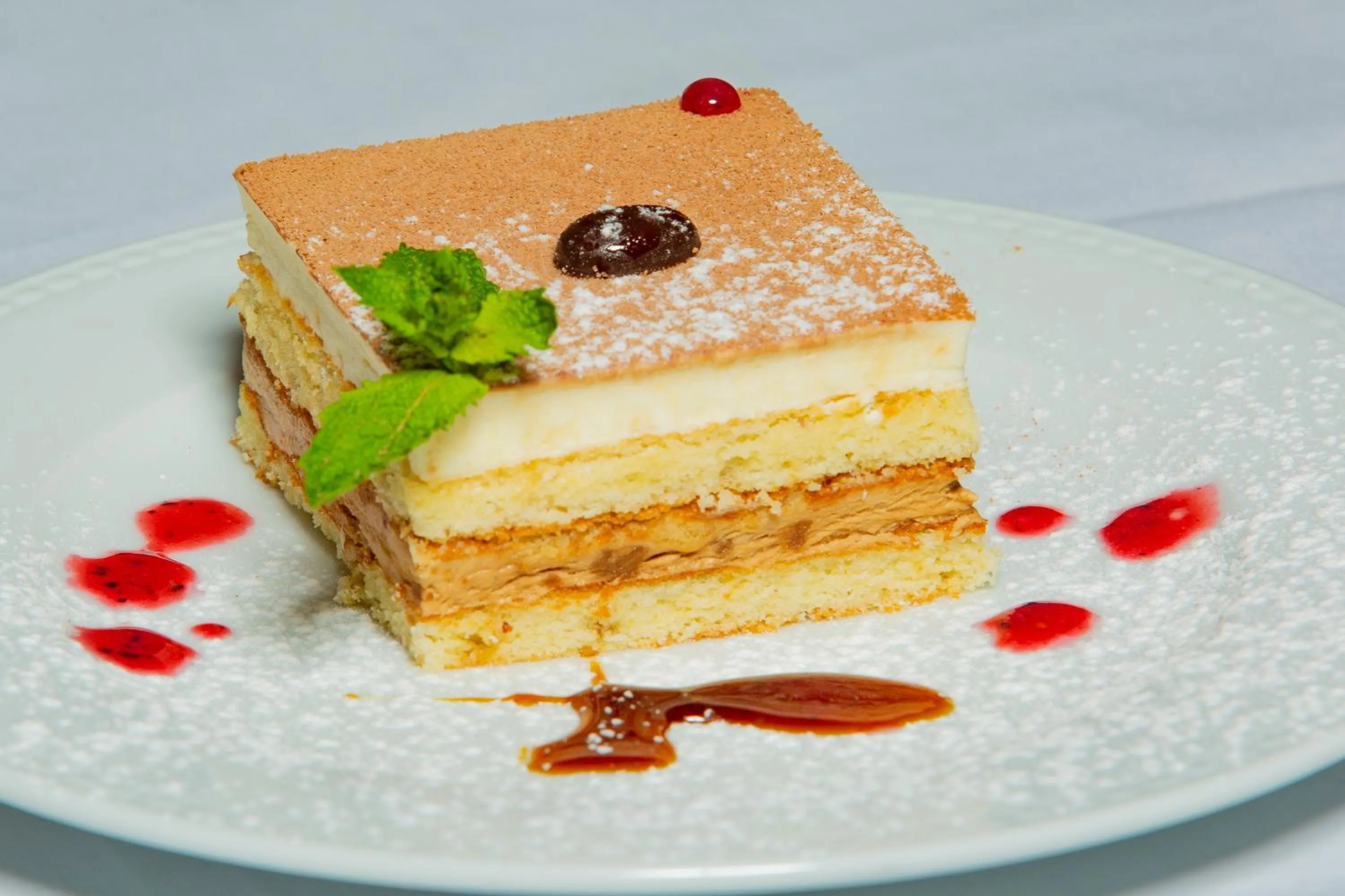 Food and drinks in SBN Suite Hôtel