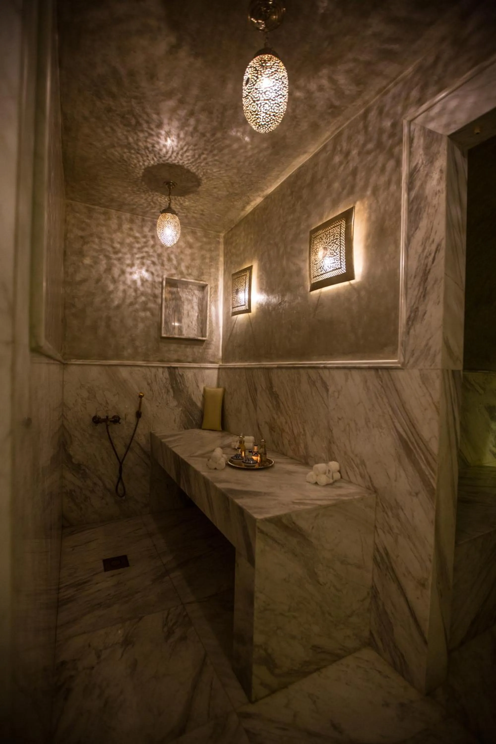 Bathroom in SBN Suite Hôtel