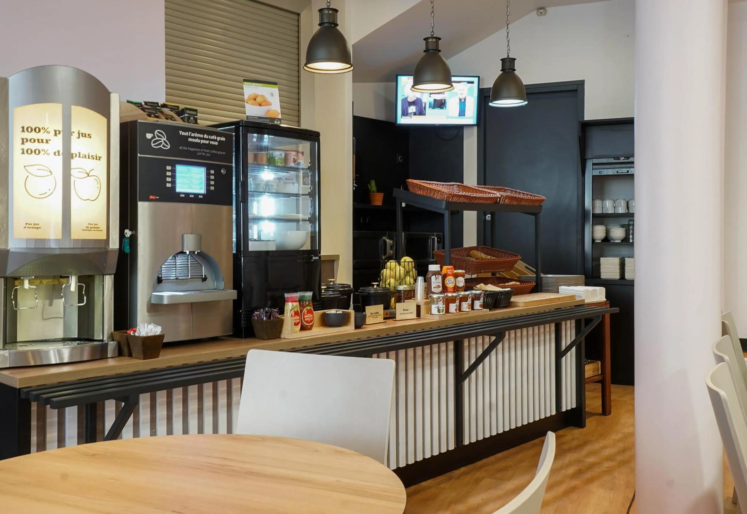 Breakfast in B&B HOTEL Marseille Centre Vieux Port