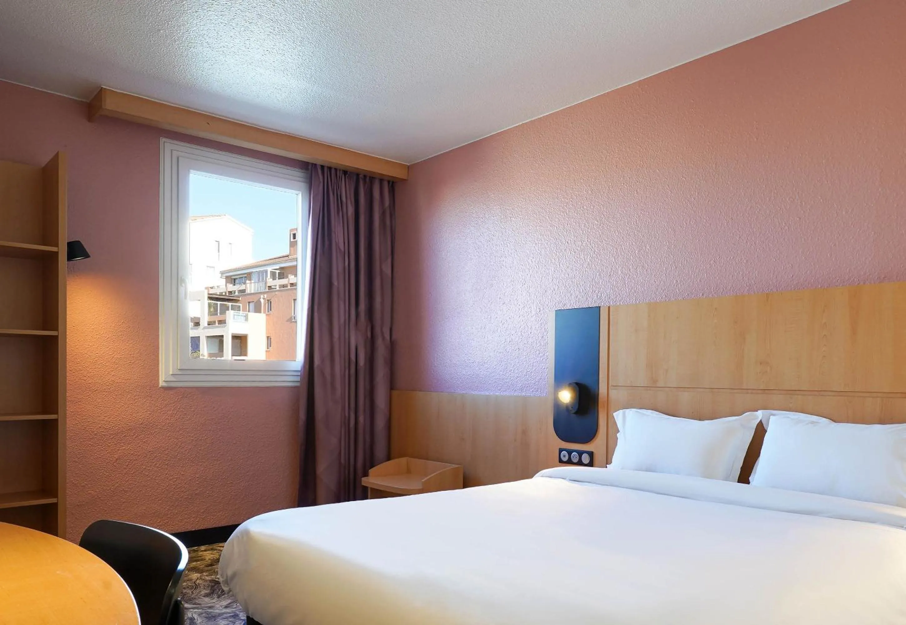 Bedroom, Bed in B&B HOTEL Marseille Centre Vieux Port