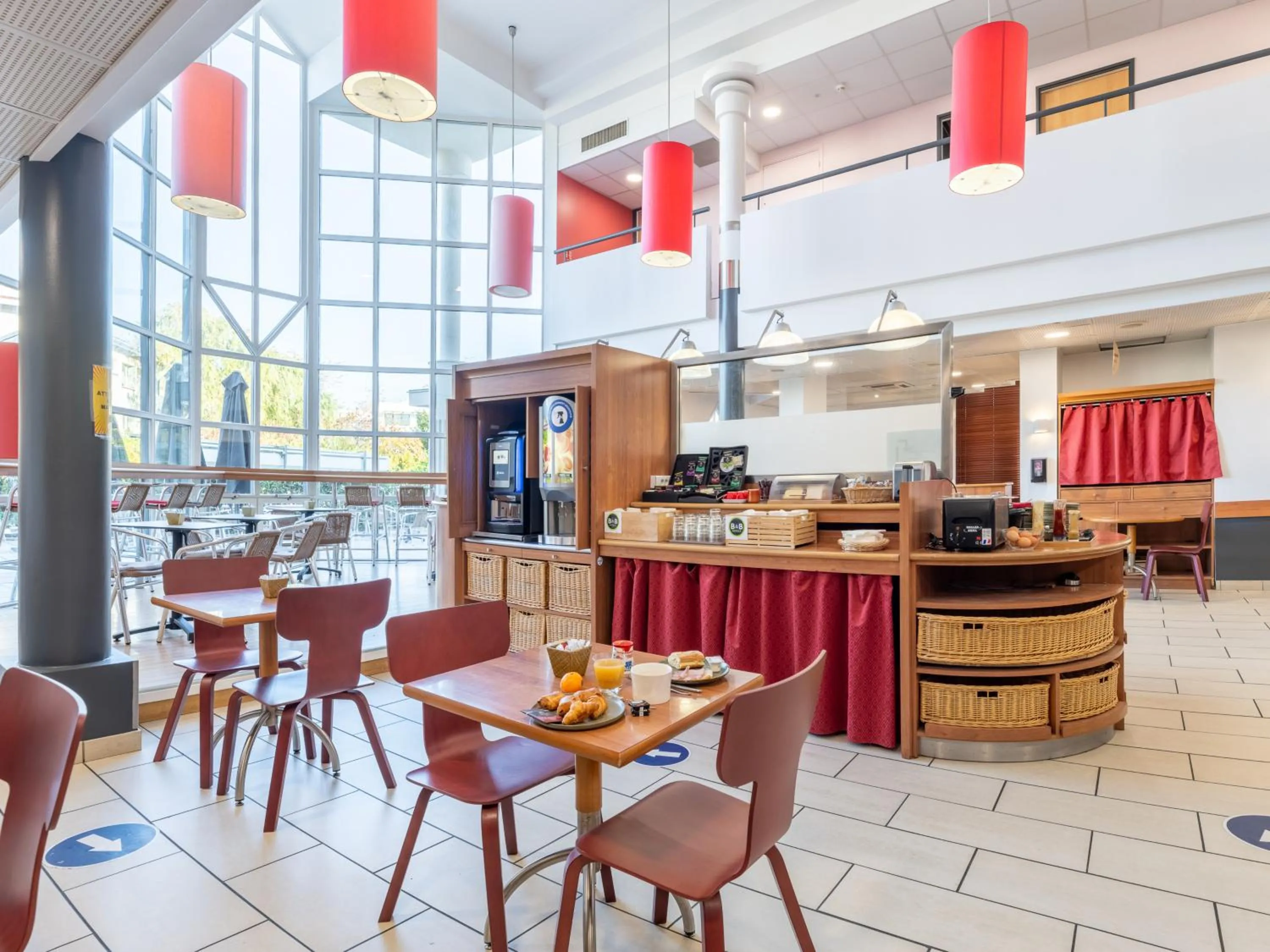 Breakfast in B&B HOTEL Lyon Eurexpo Bron