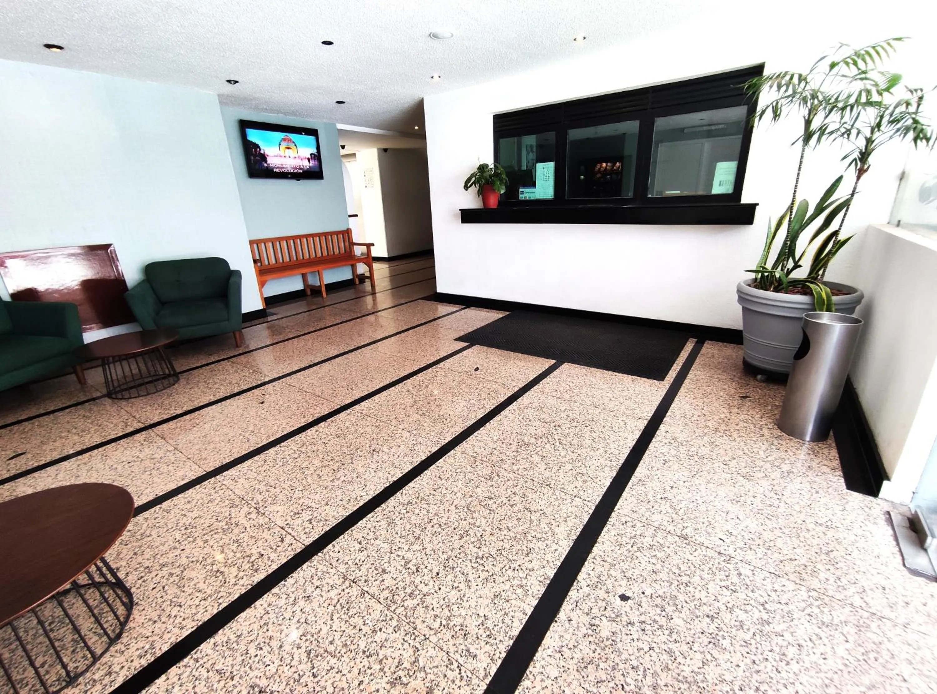 Living room in Hotel Habana