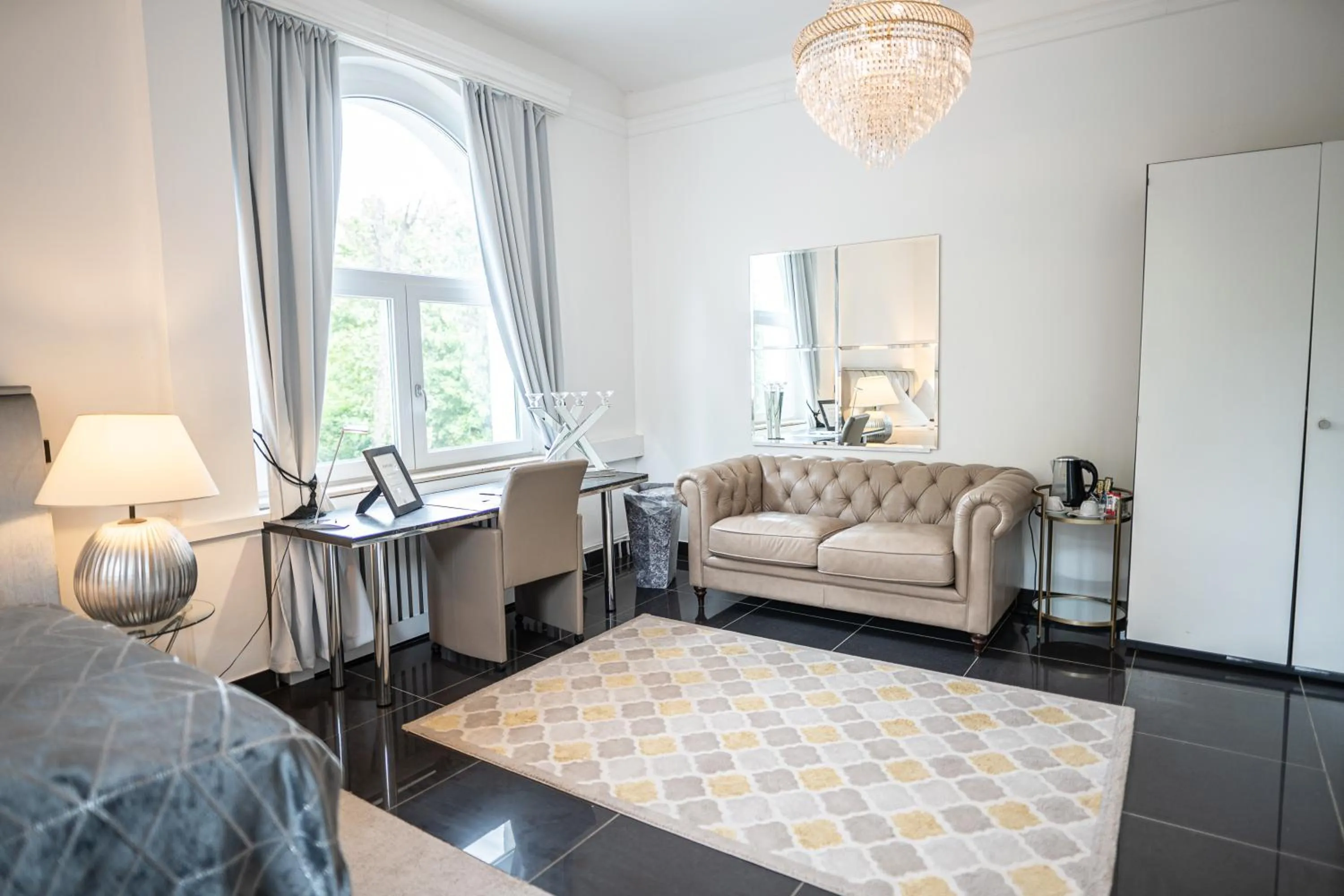 Seating area, Bed in VILLA BOWDY