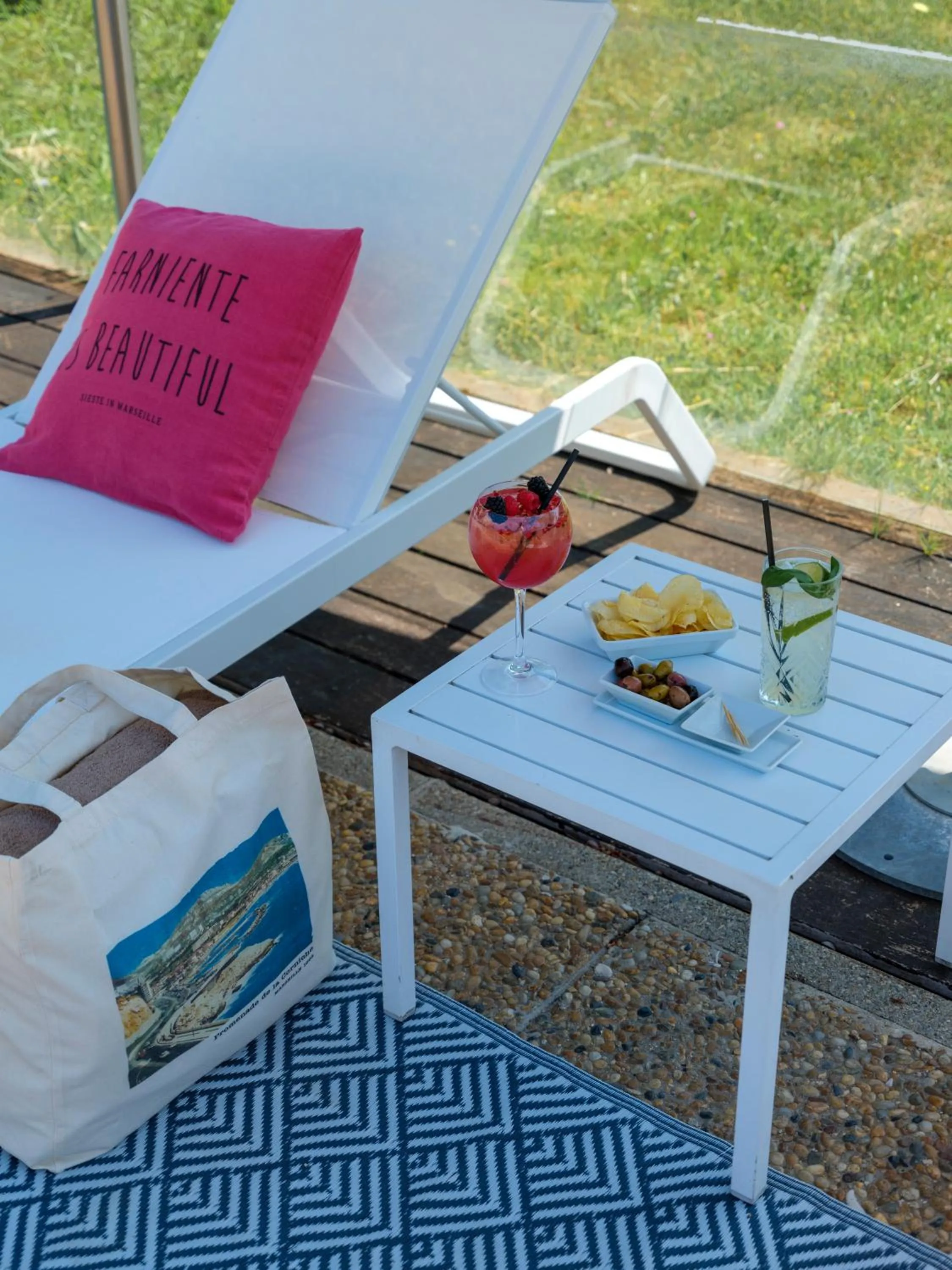 Swimming pool in Hilton Garden Inn Marseille Provence Airport