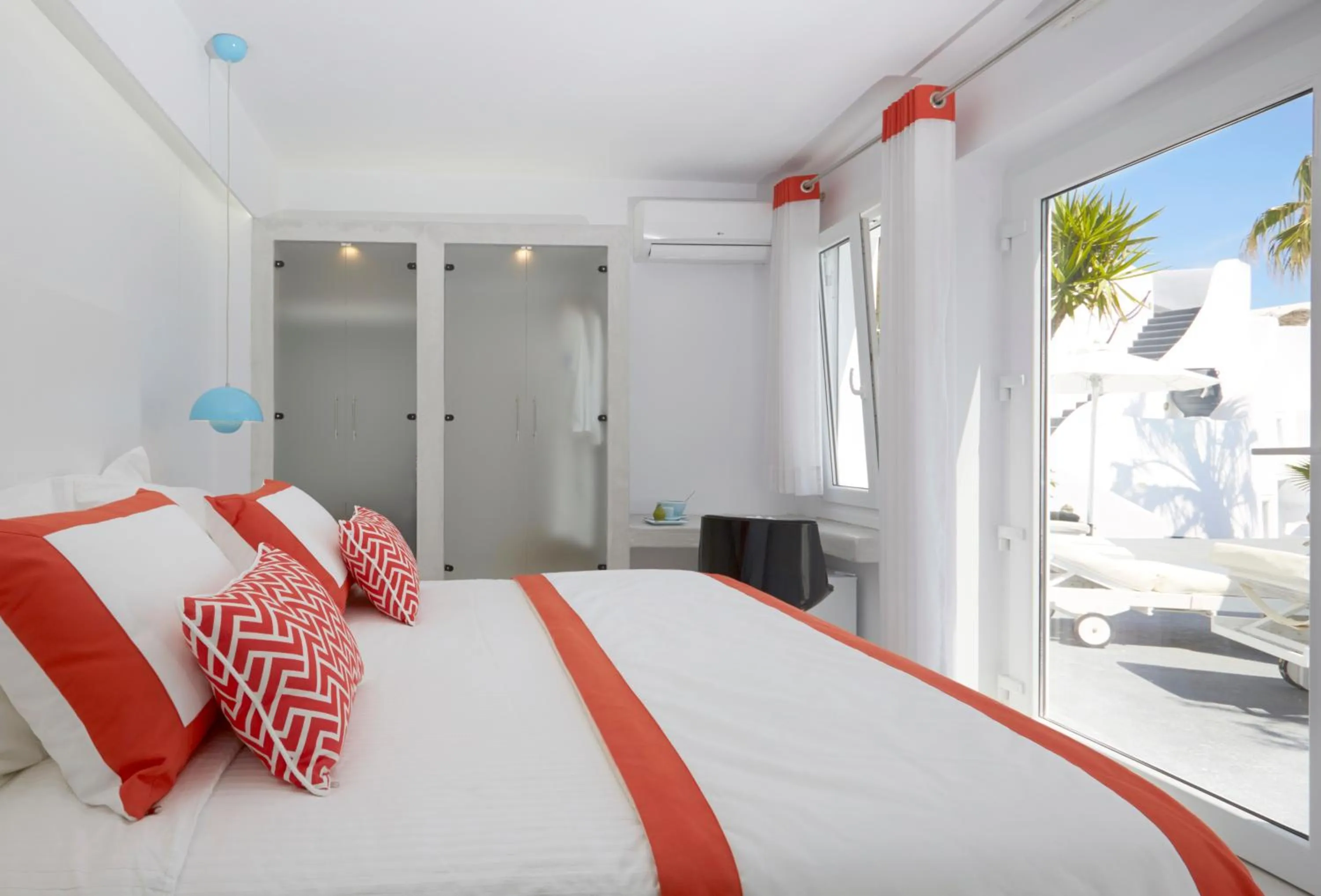 Bedroom, Bed in Alta Vista Suites