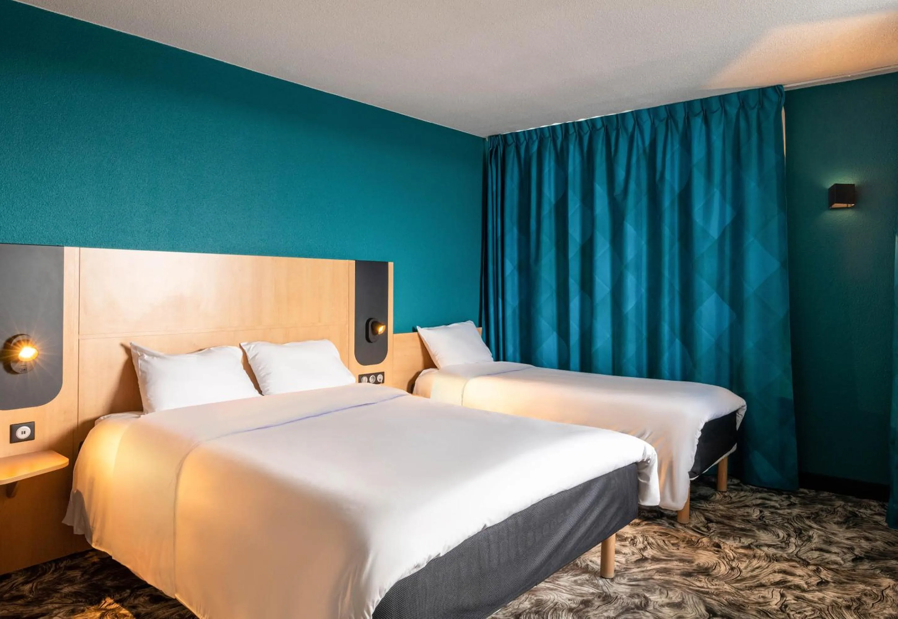 Bedroom, Bed in B&B HOTEL Calais Terminal Cité Europe 3 étoiles