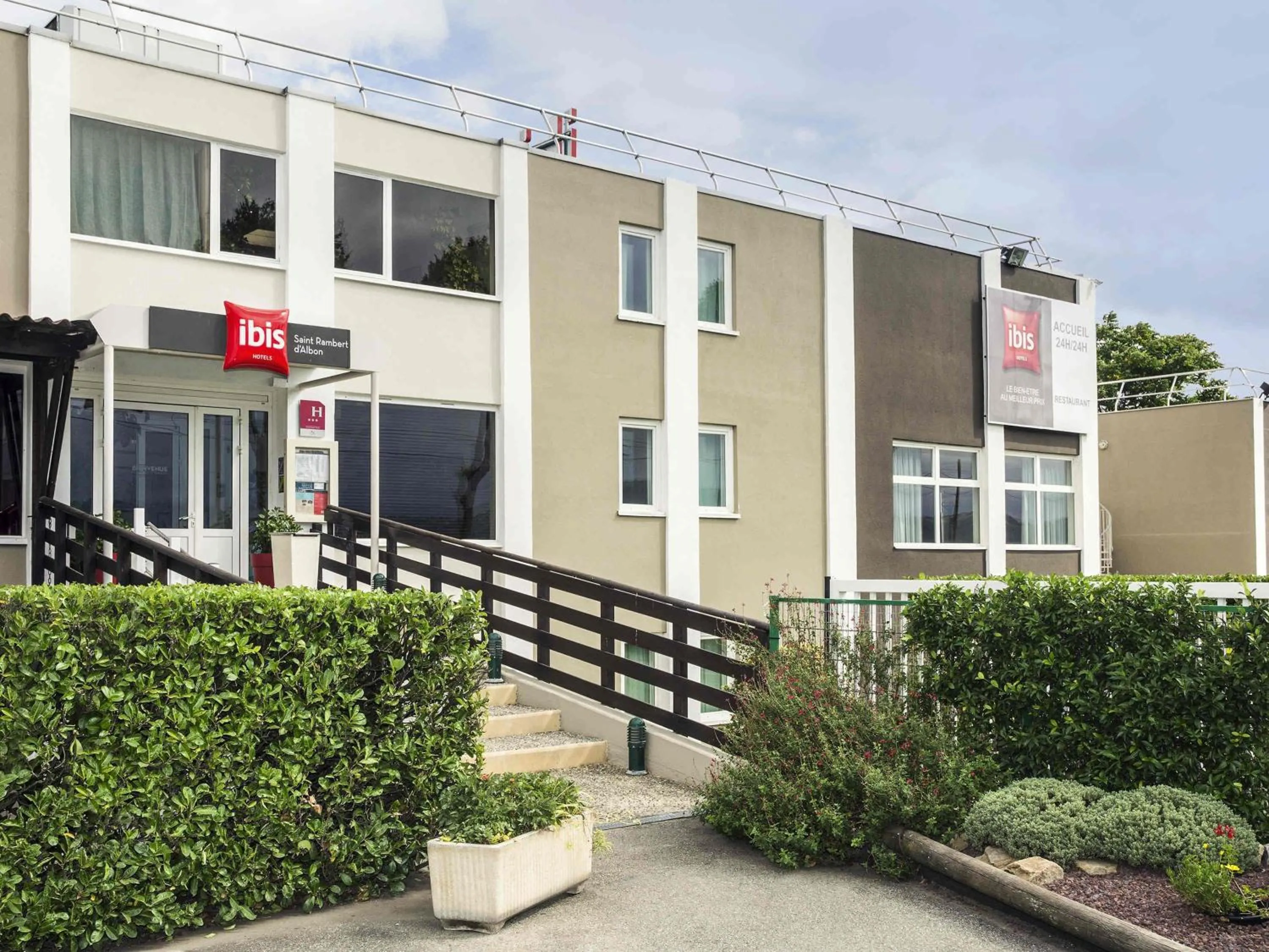Property building in ibis Saint Rambert d'Albon