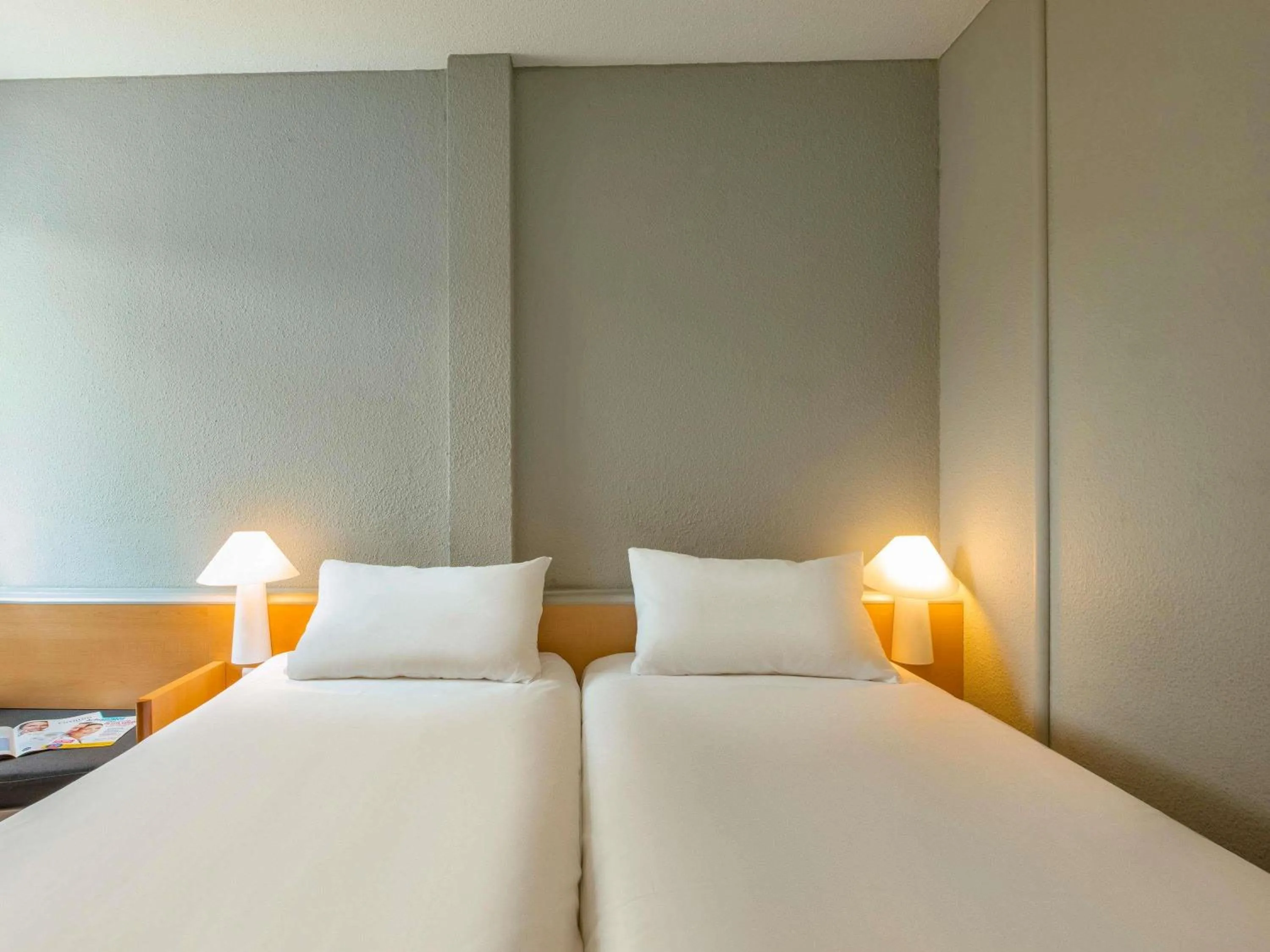 Bedroom, Bed in ibis Saint Rambert d'Albon